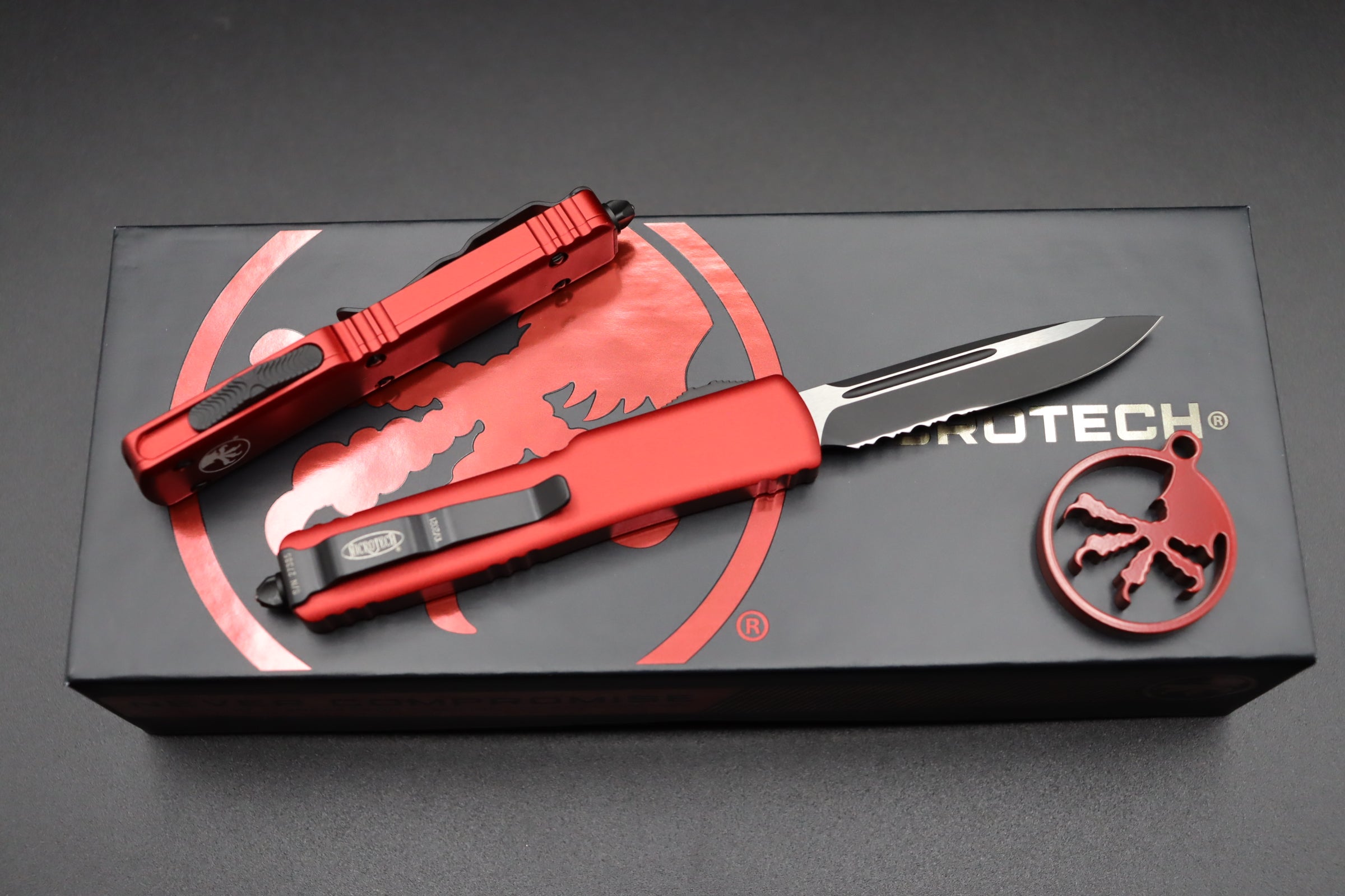 Microtech UTX-70 S/E Black P/S Red 148-2RD