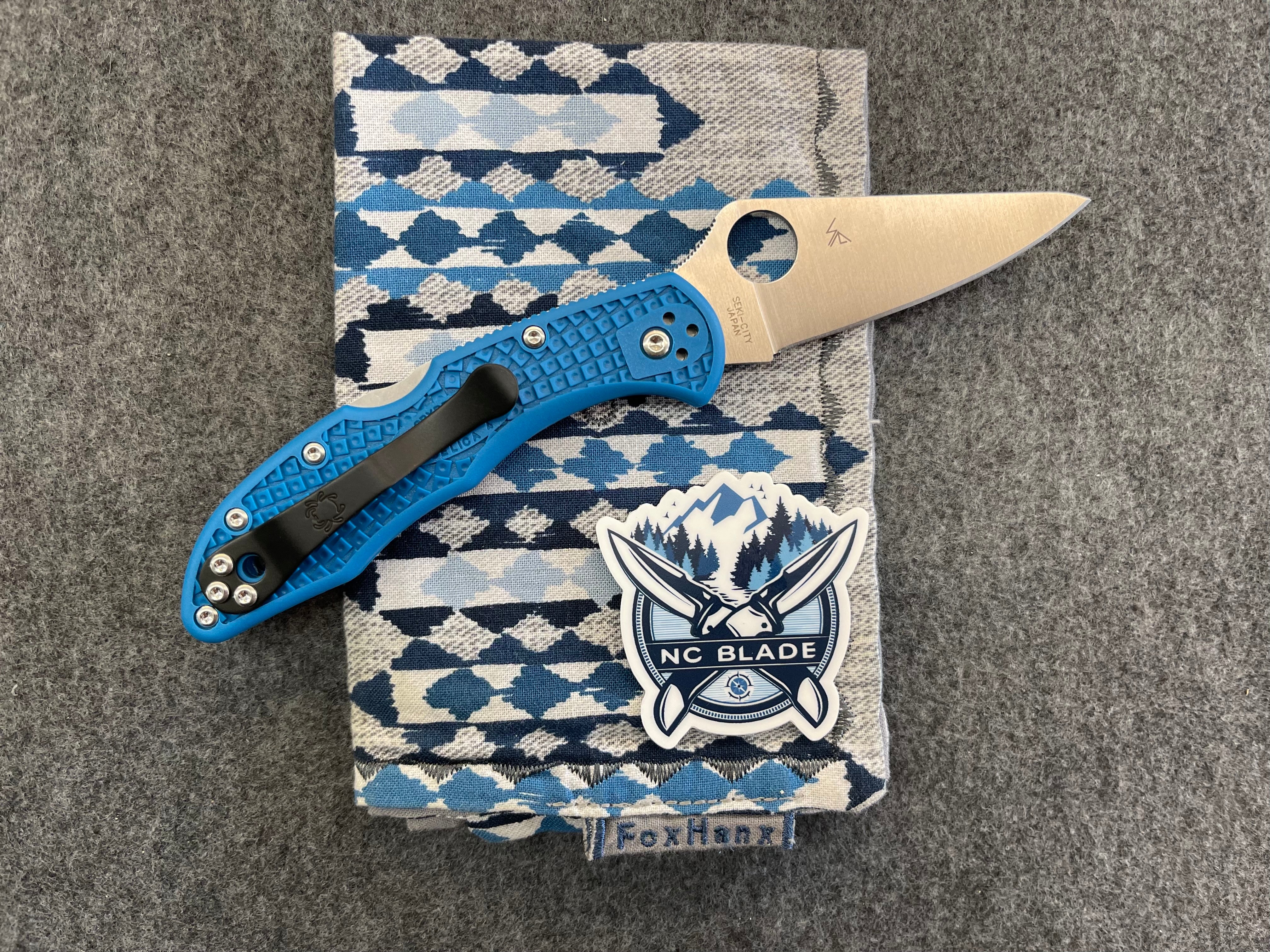 Spyderco Delica 4 Flat Ground Blue VG-10 C11FPBL