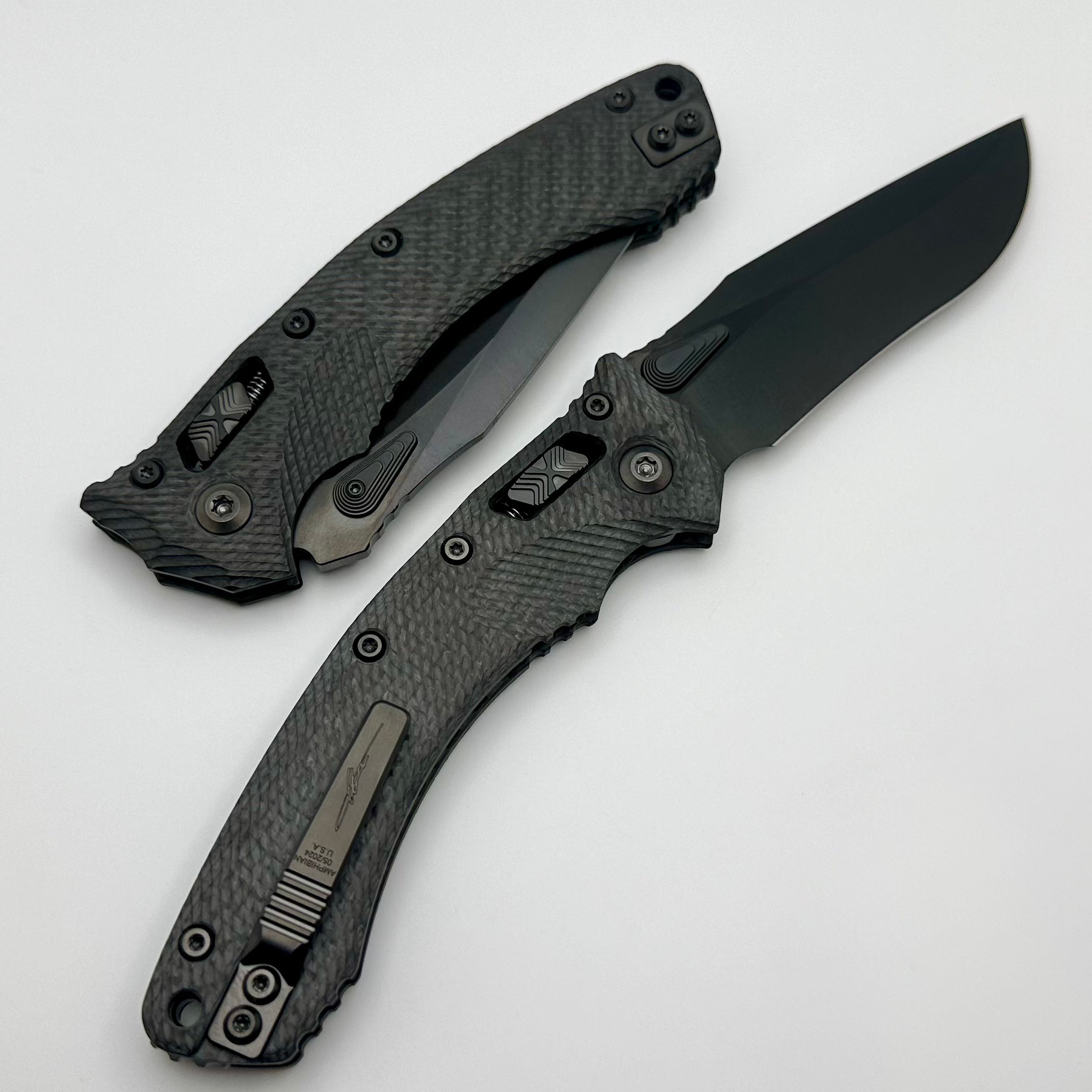 Microtech Amphibian RAM LOK Fluted Carbon Fiber & DLC M390MK 137RL-1DLCTFLCFS One Per Household