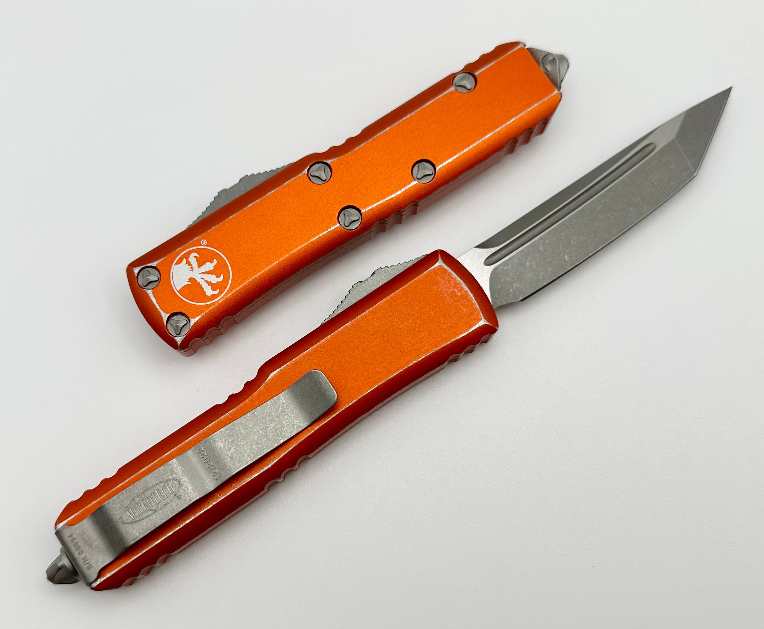 Microtech UTX-85 Tanto Apocalyptic Standard & Distressed Orange 233-10DOR