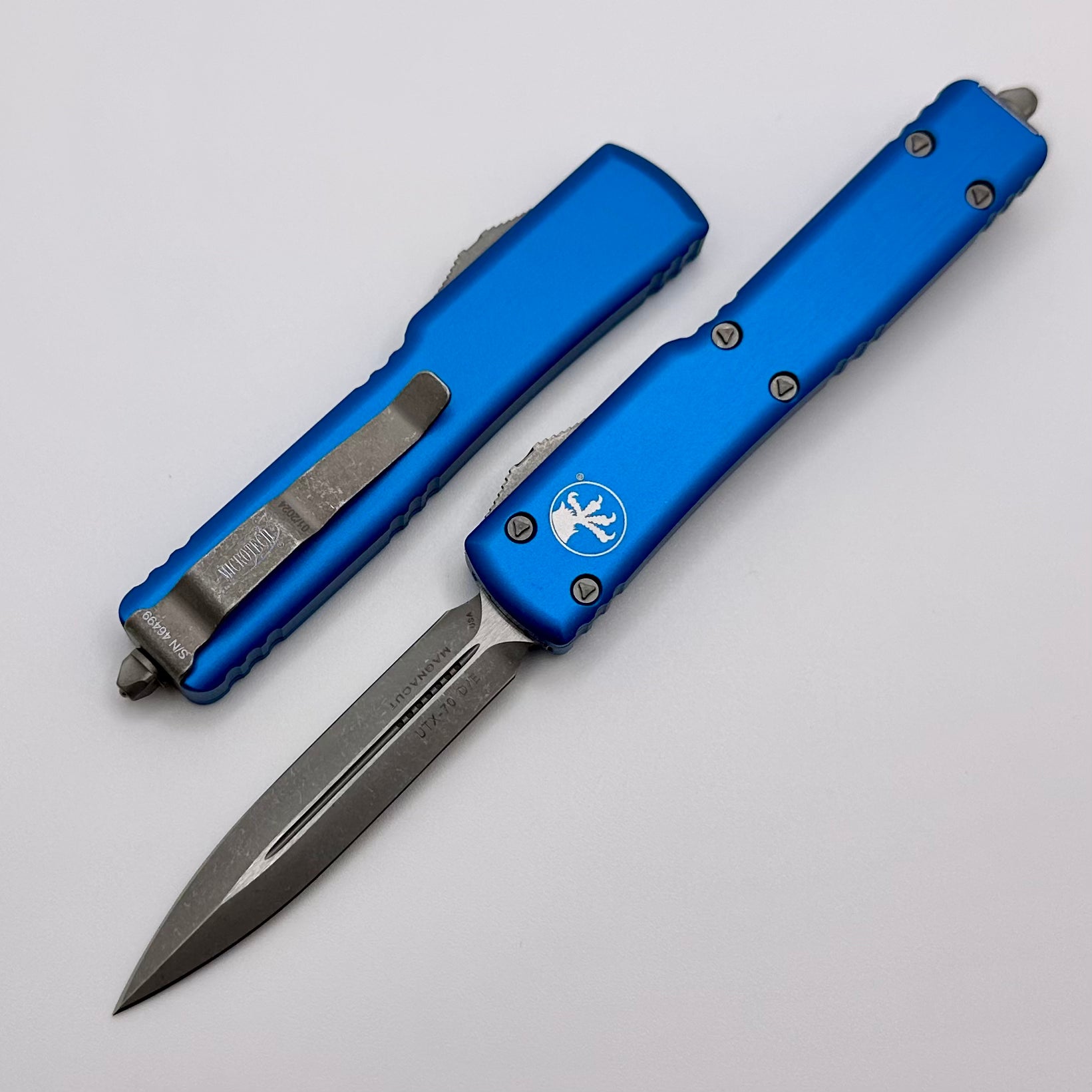 Microtech UTX-70 D/E MAGNACUT Apocalyptic Standard & Blue 147-10APBL