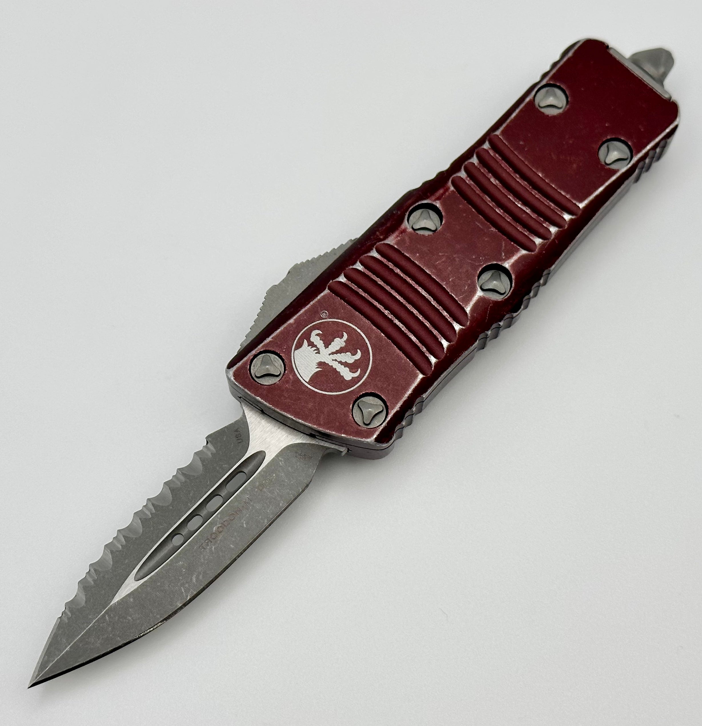 Microtech Troodon Mini Double Edge Apocalyptic Full Serrated & Distressed Merlot 238-12DMR