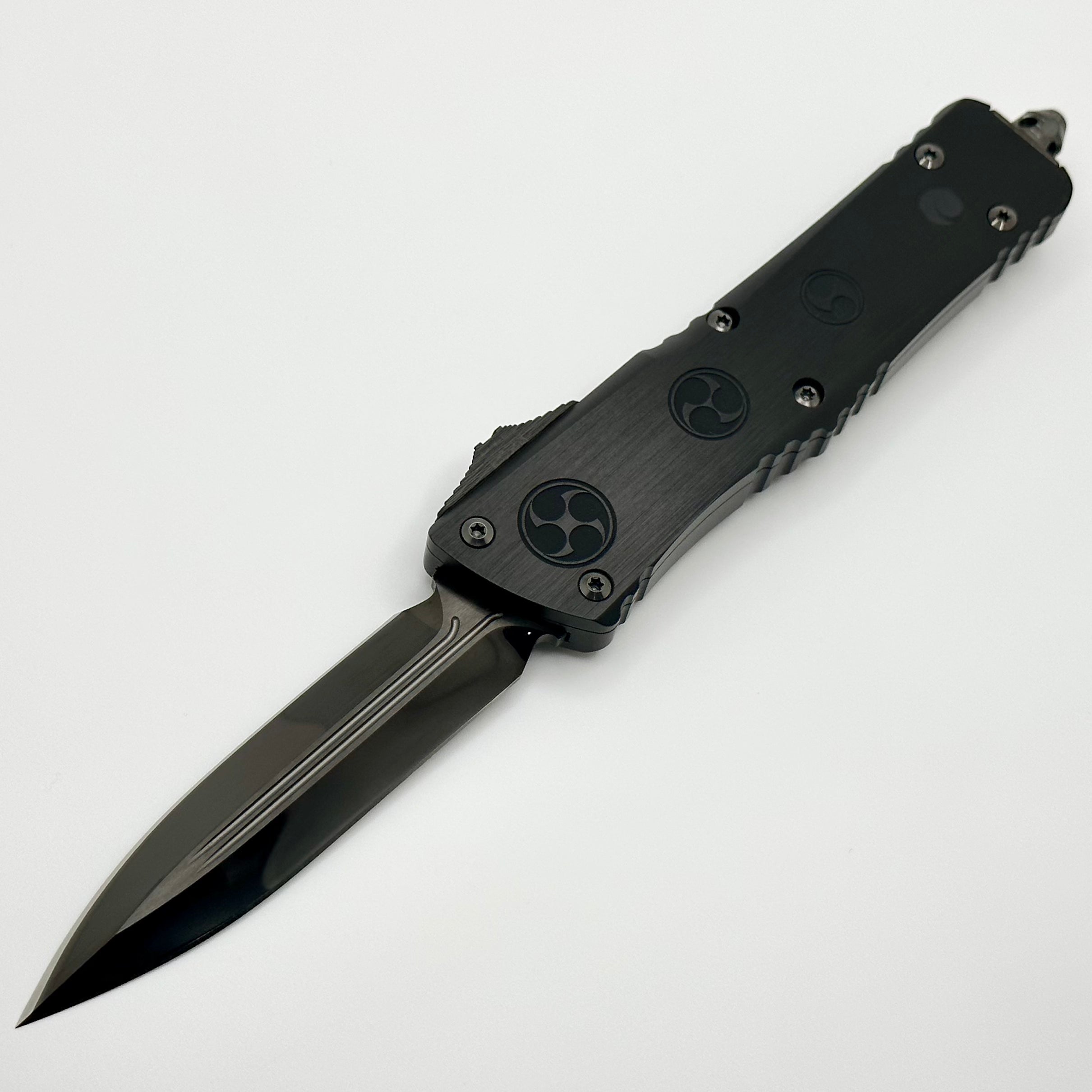 Marfione Custom Knives Combat Troodon O-YARI DLC Diamondwash Chisel Milled Double Edge w/ Carbon Fiber Button & Hefted Black Handle w/ Deep Engraved War Crests