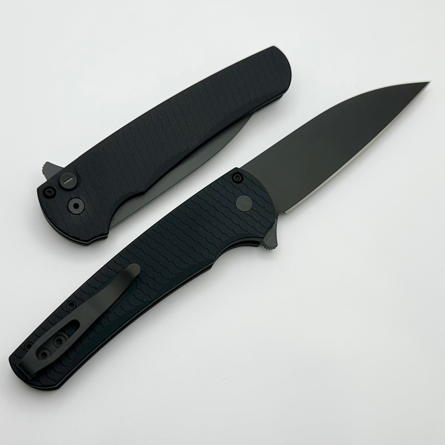 Pro-Tech Malibu Operator Dragon Scale Black Handle w/ Black Hardware & DLC MagnaCut Wharncliffe Blade 5336 Operator