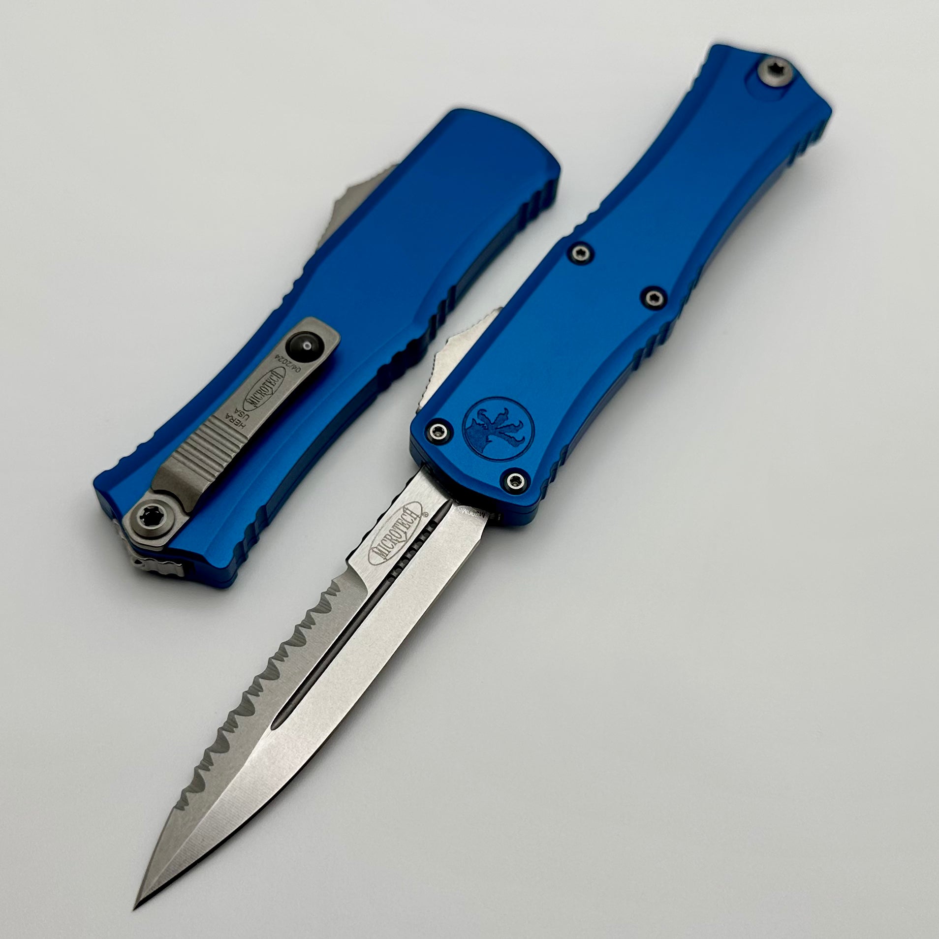 Microtech Knives Mini Hera Full Serrated Stonewash Bayonet M390MK w/ Blue Handle 1701M-12BL