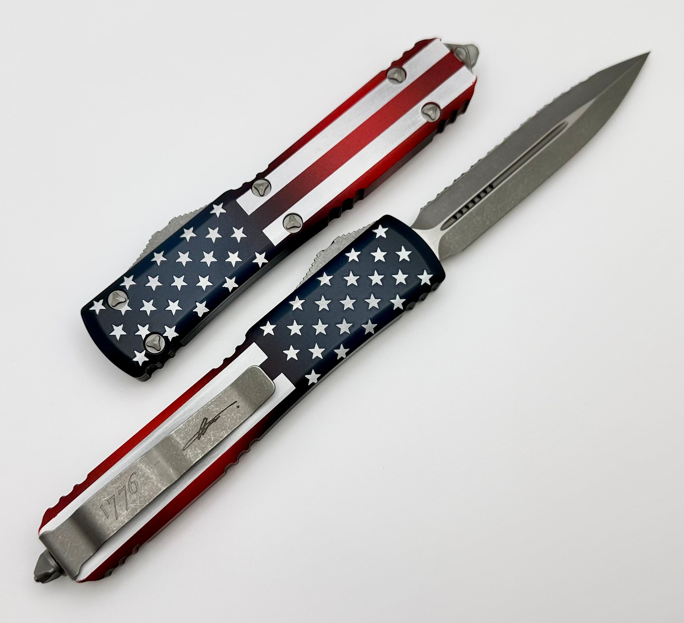 Microtech Ultratech Double Edge Apocalyptic Full Serrated USA Flag Blade Show Signature Series 122-12APFLAGS