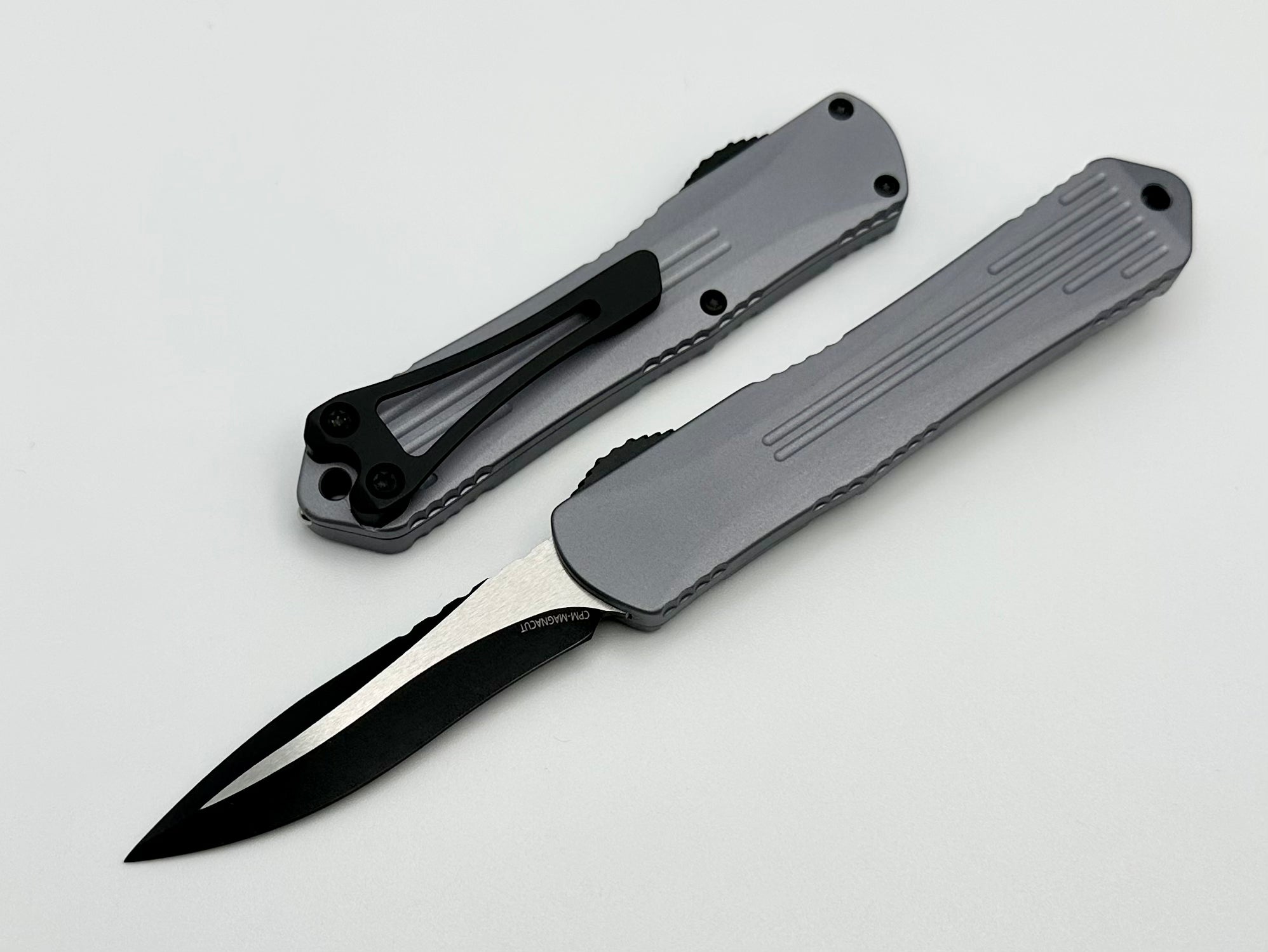 Heretic Knives Manticore S Gray & Two Tone Battleworn Black Magnacut Recurve H025-10A-GRAY