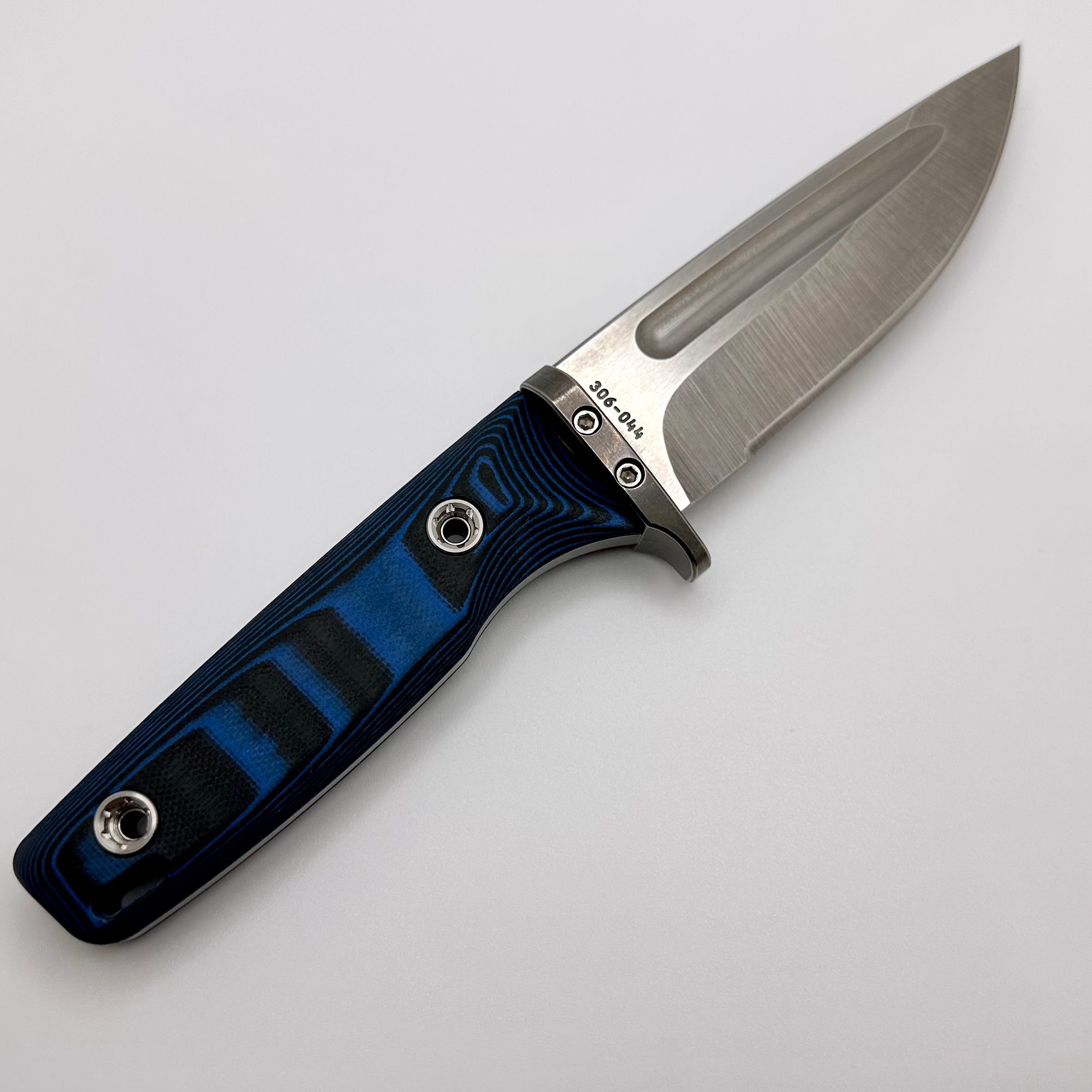 Medford The Deep 20CV Tumbled w/ Black/Blue G-10 & PVD Hardware