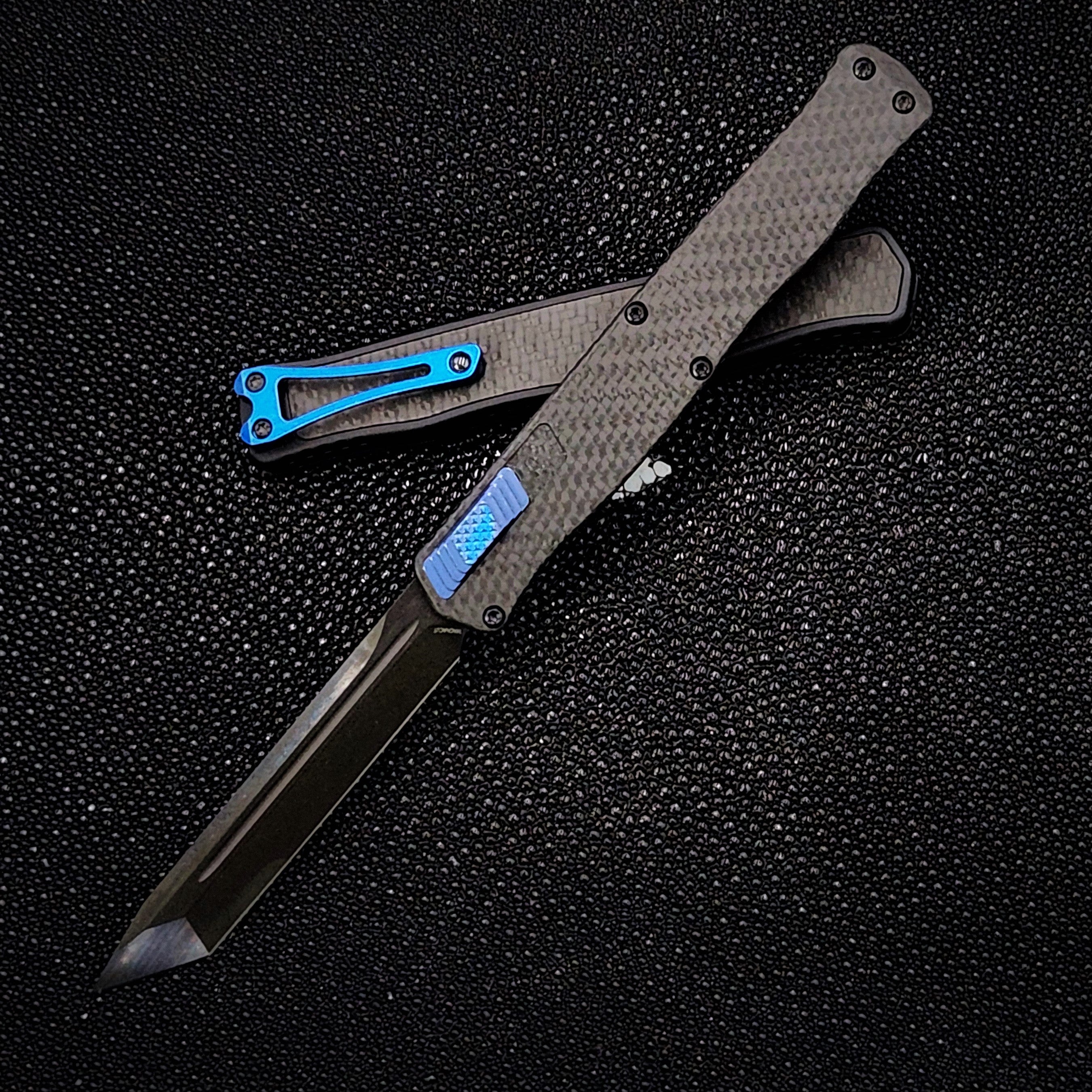 Heretic Knives Cleric II 2 Carbon Fiber DLC Tanto Magnacut w/ Blue Ti Button/Clip H019-6A-CF/BLU