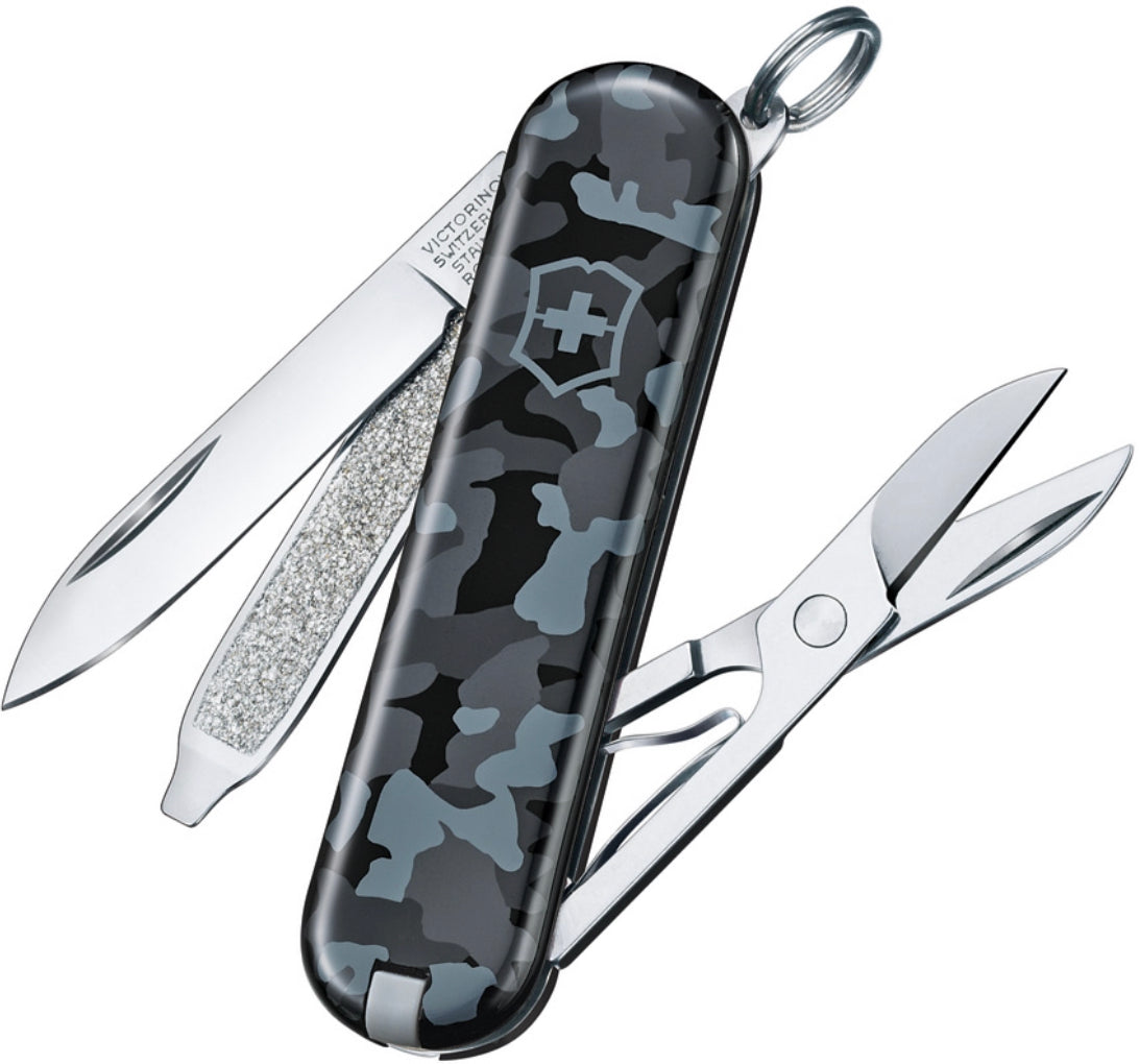 Victorinox Swiss Army Classic Navy Camo 6223942X2