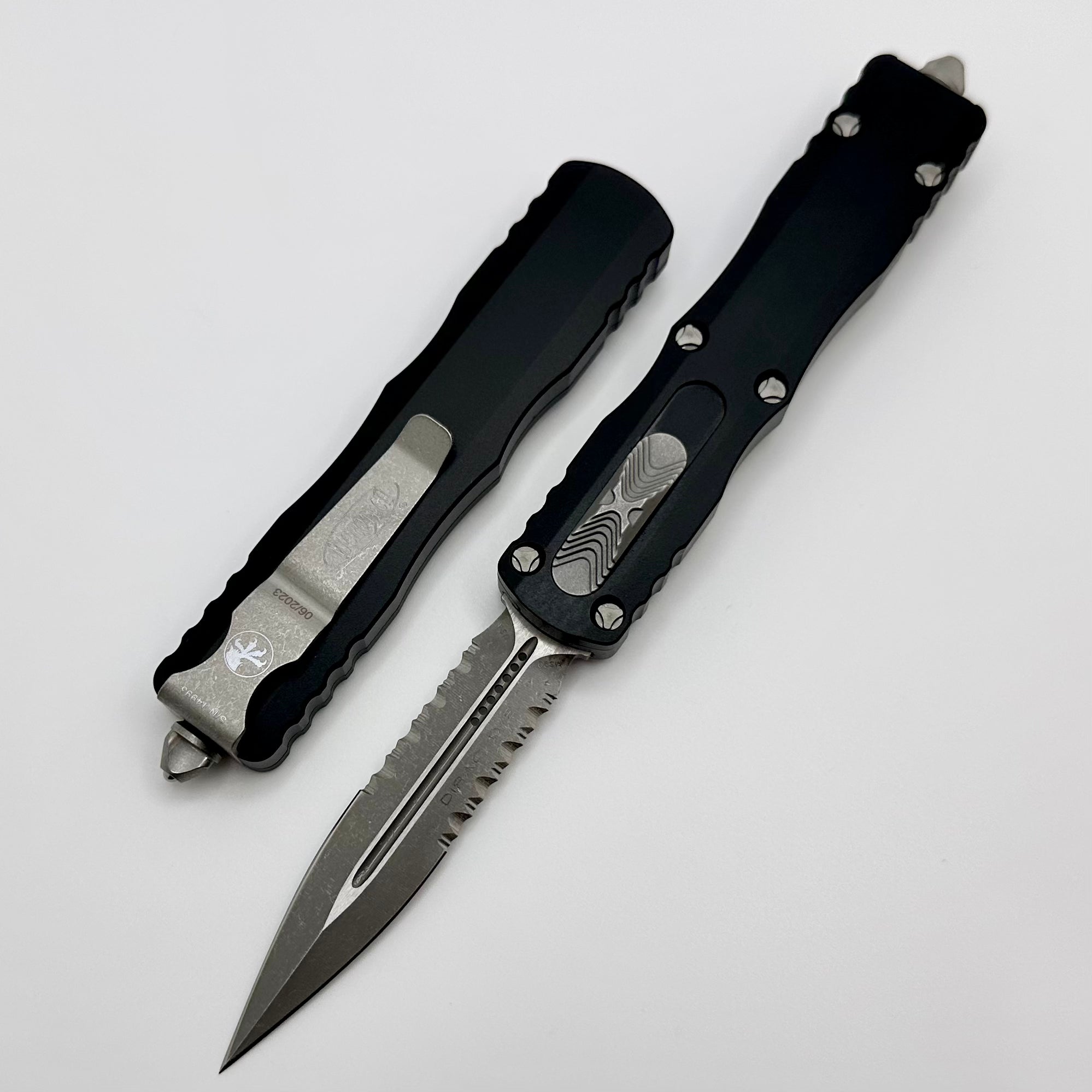 Microtech Dirac Double Edge Partial Serrated Apocalyptic Standard & Black 225-11AP