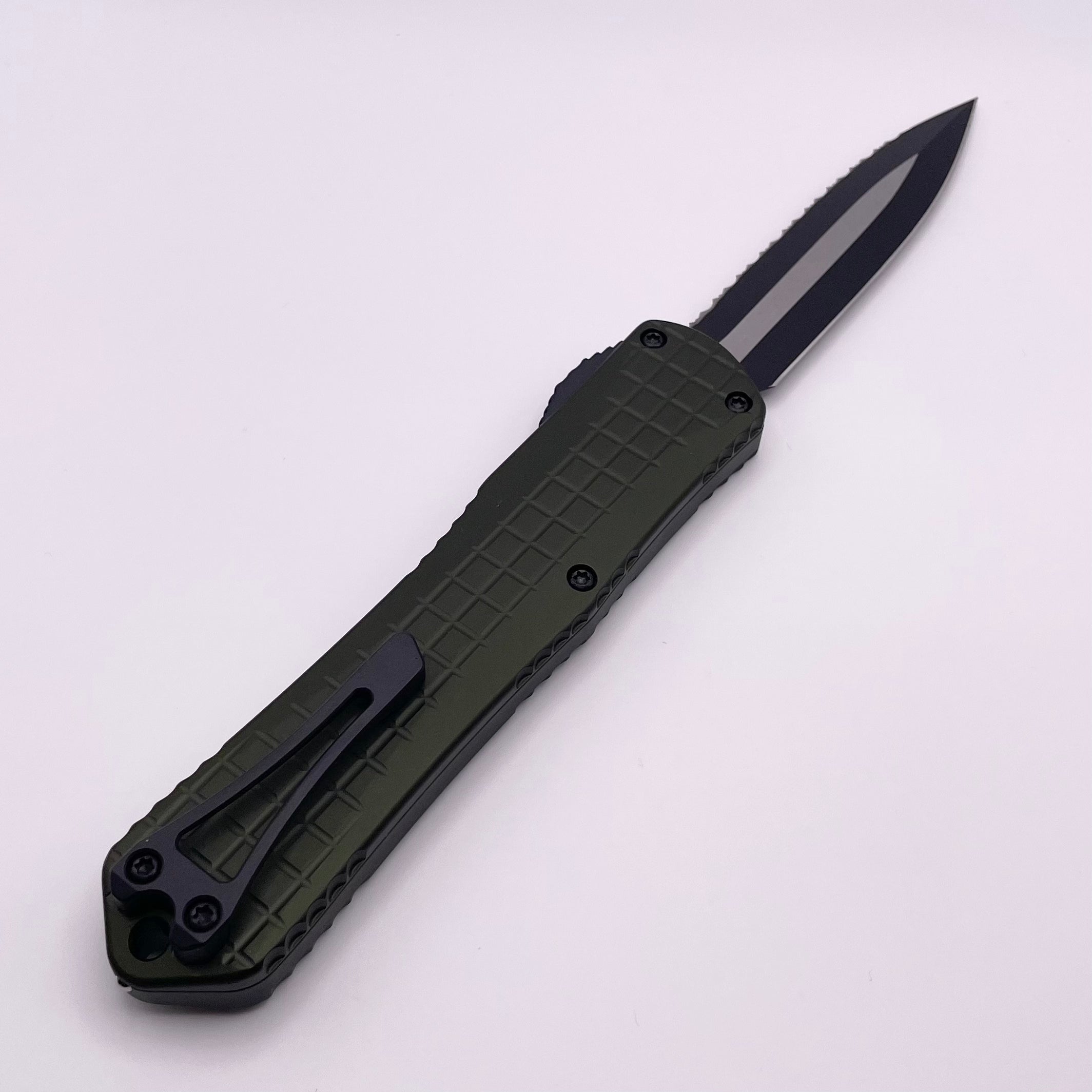 Pre Owned Heretic Knives Manticore X Green Frag Handle & Two Tone Black D/E Full Serrated MagnaCut H032F-10C-GRN