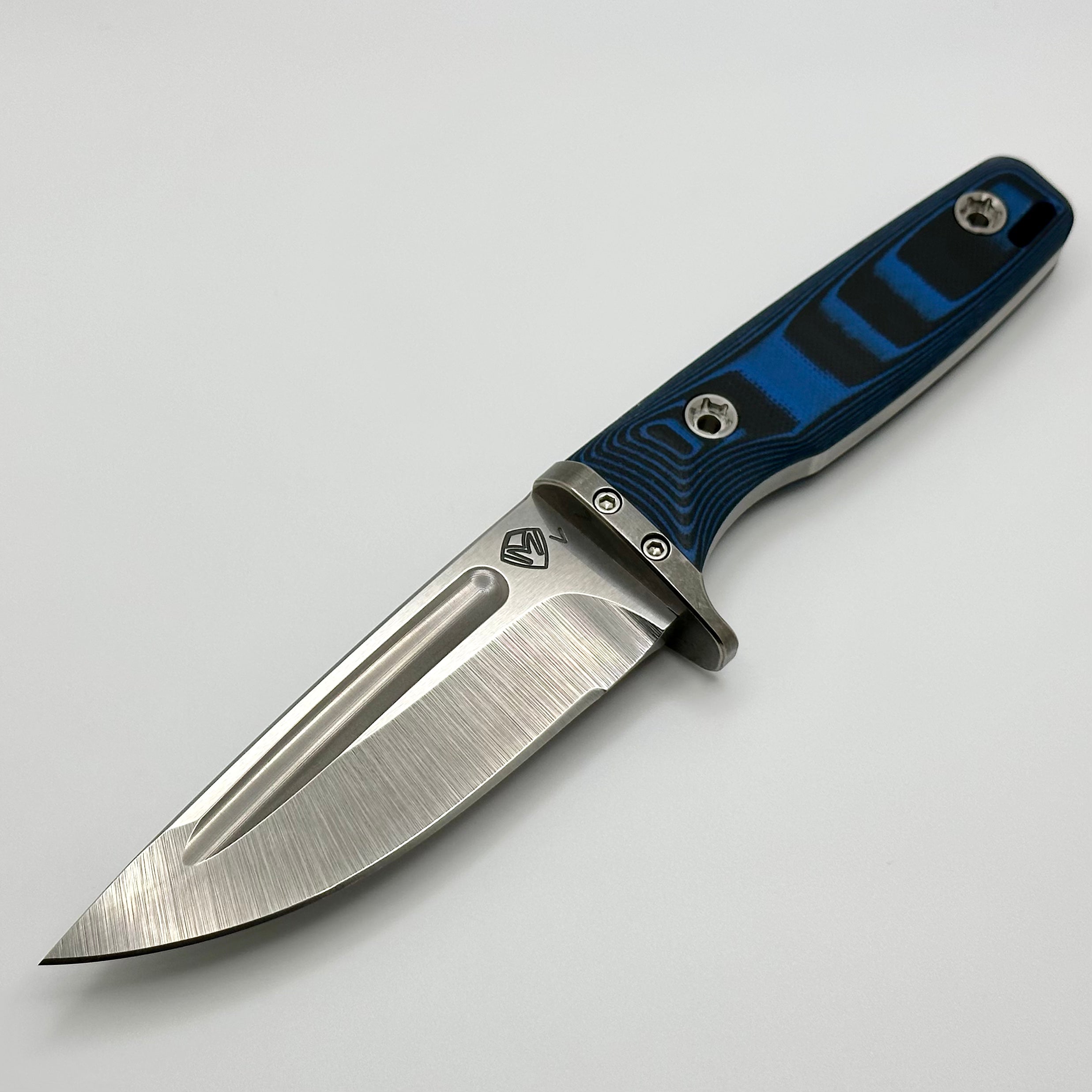 Medford The Deep 20CV Tumbled w/ Black/Blue G-10 & PVD Hardware