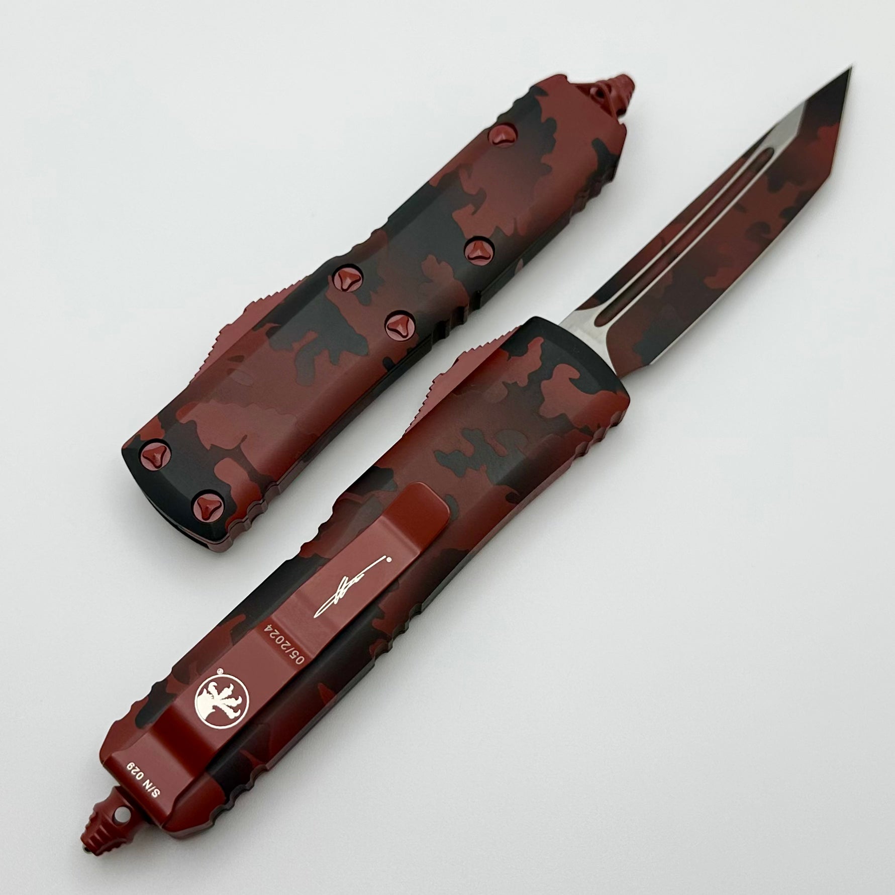 Microtech UTX-85 Tanto Red Camo Standard Signature Series 233-1RCS