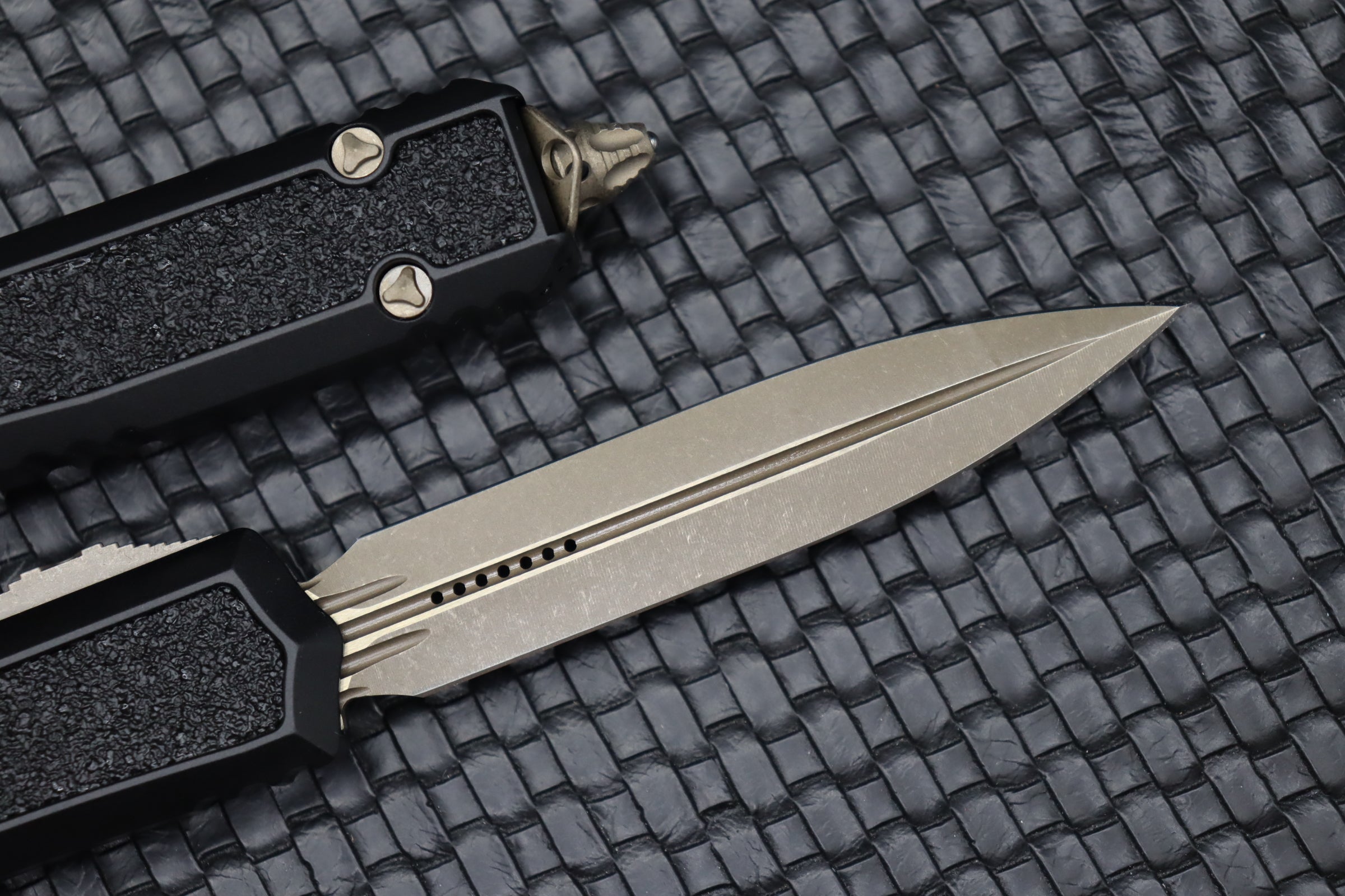 Microtech Makora Double Edge Bronze Apocalyptic & Black 206-13APS