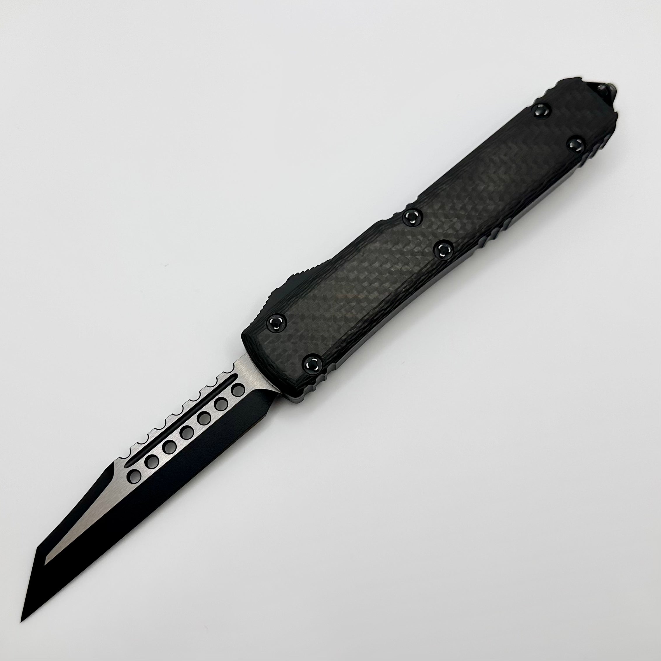 Microtech Ultratech S/N 002 Warhound Tactical Carbon Fiber & Ringed Hardware Signature Series 119W-1CFS