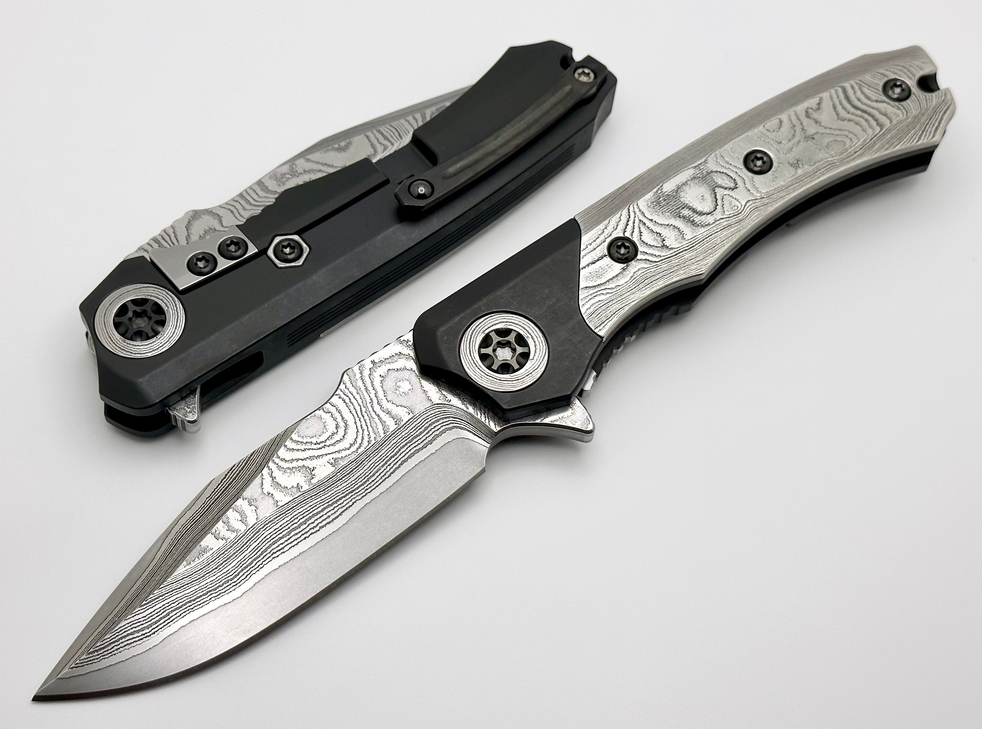 Heretic Knives Wraith V3 DLC Titanium w/ Vegas Forge Wood Grain San Mai Damascus Drop Point Blade & Inlay