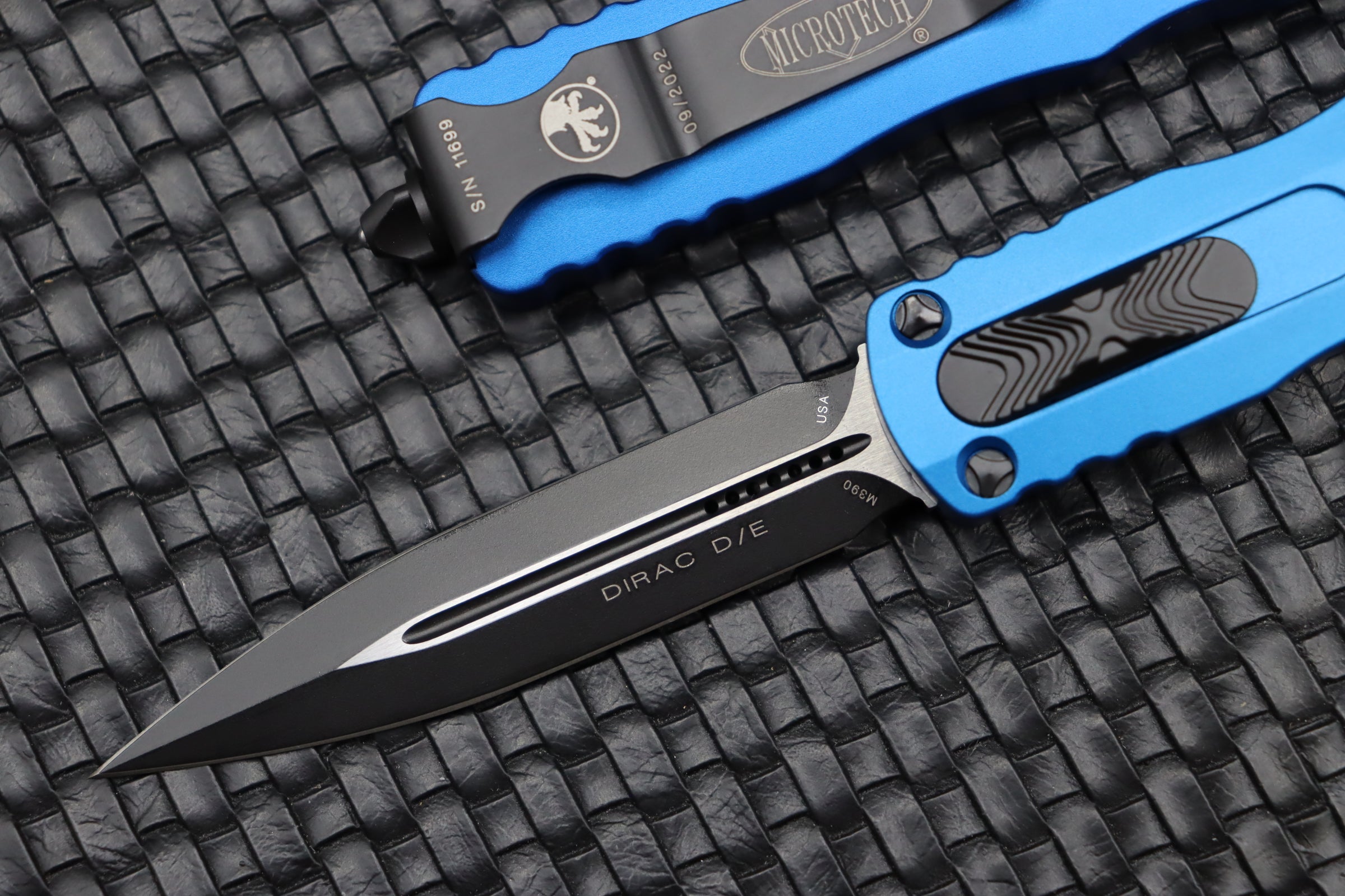 Microtech Dirac Double Edge Black Standard & Blue 225-1BL