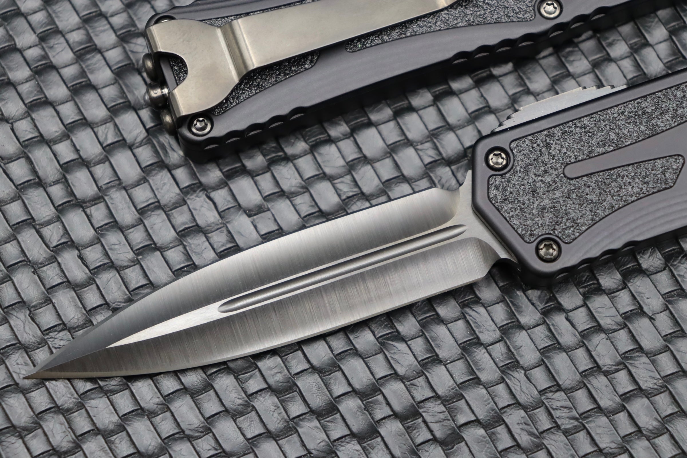 Heretic Knives Colossus DLC Double Edge & Black Handle w/ Fat Carbon Button