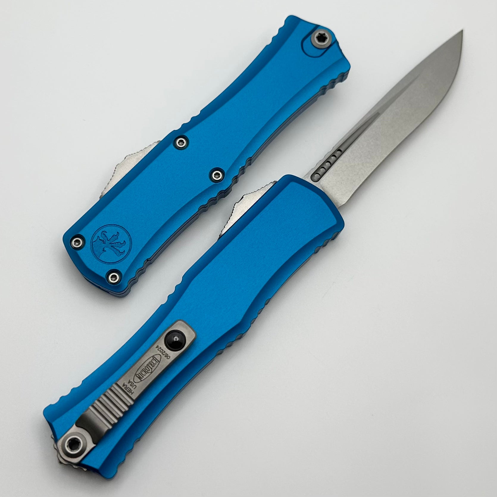 Microtech Knives Mini Hera Stonewash Recurve M390MK w/ Blue Handle 1705M-10BL