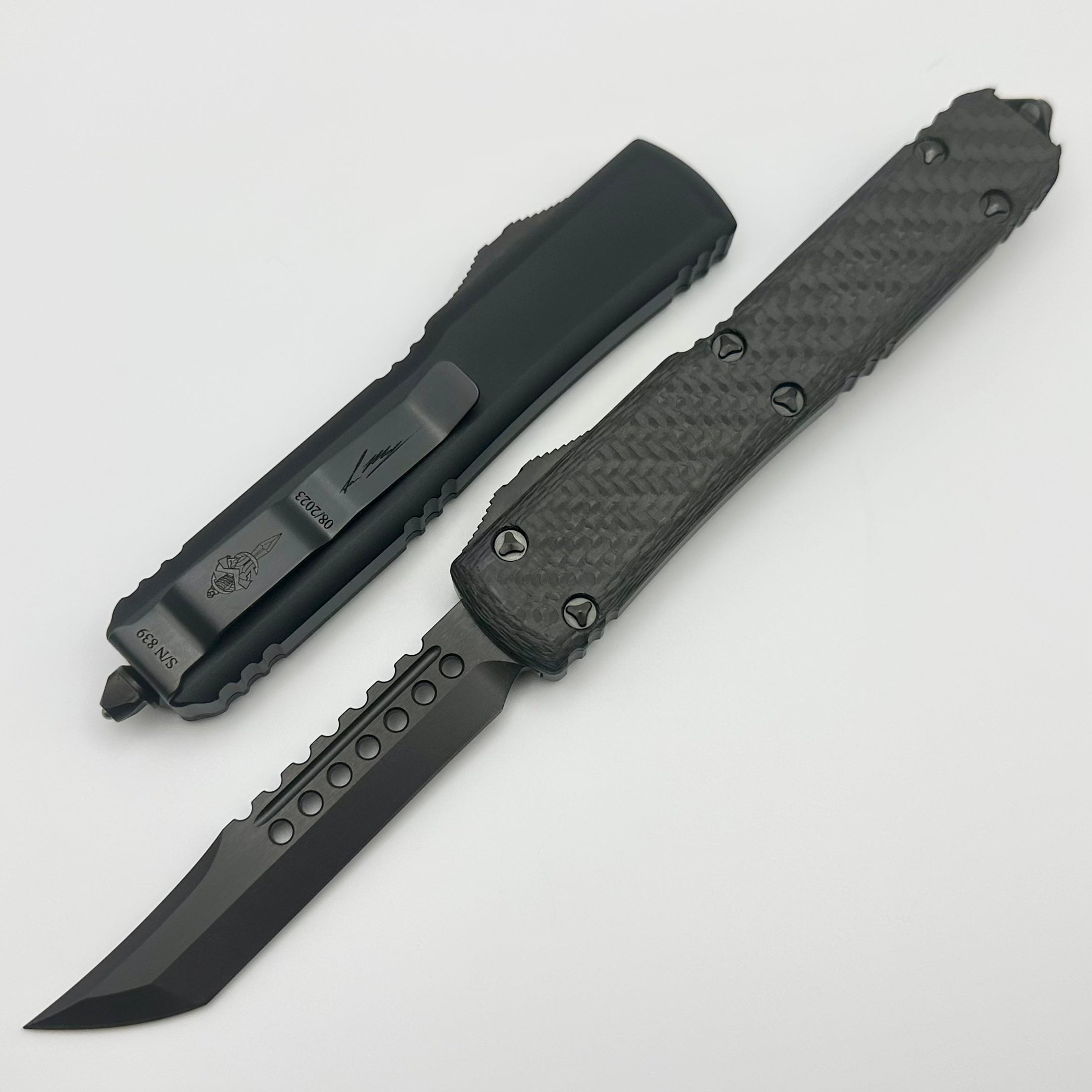 Microtech Ultratech Hellhound DLC Shadow w/ Carbon Fiber Top Signature Series 119-1DLCTCFSH