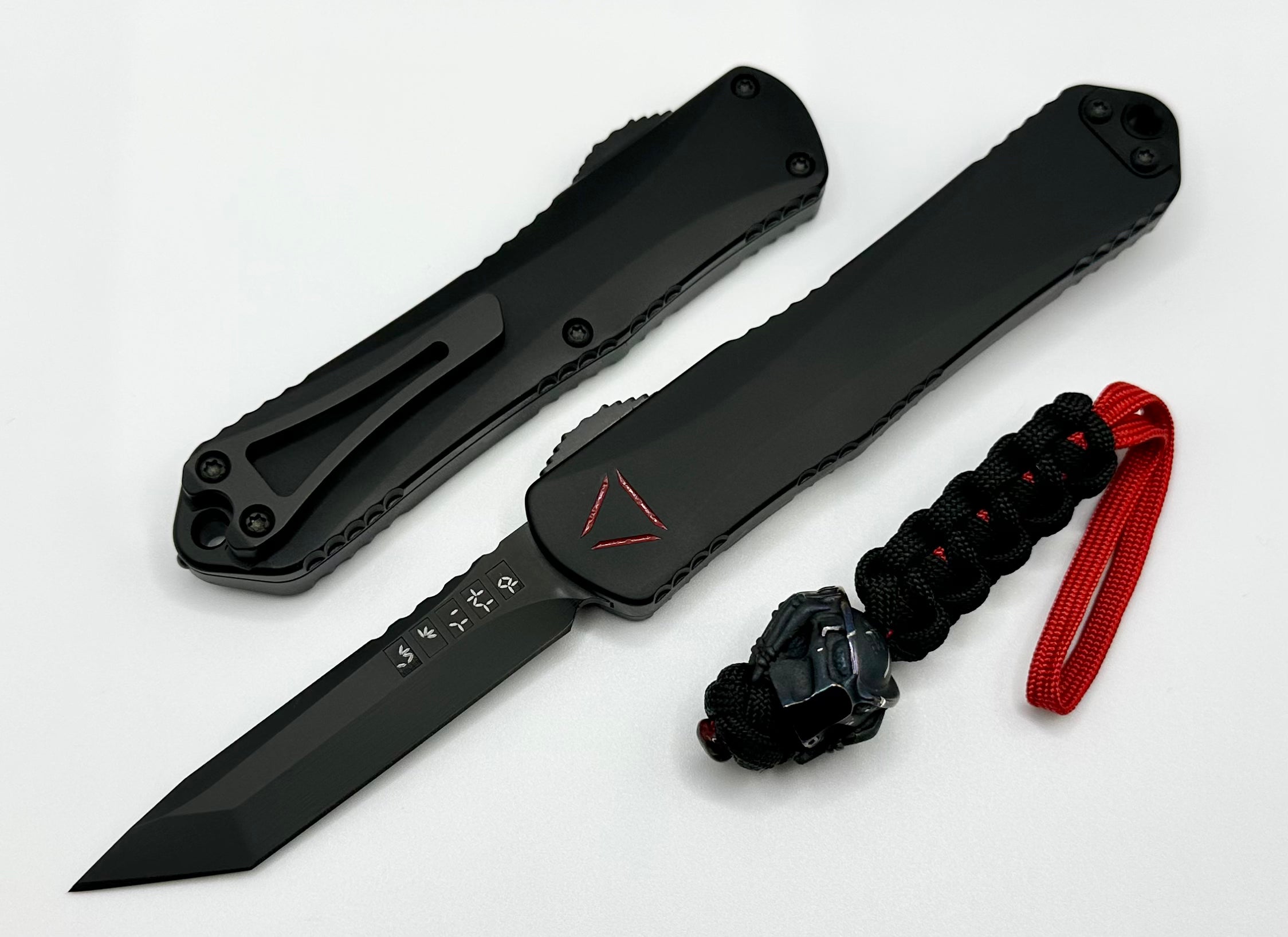 Heretic Knives Manticore E Black Predator w/ Red Reticle & Tanto MagnaCut & Cobalt Predator Bead