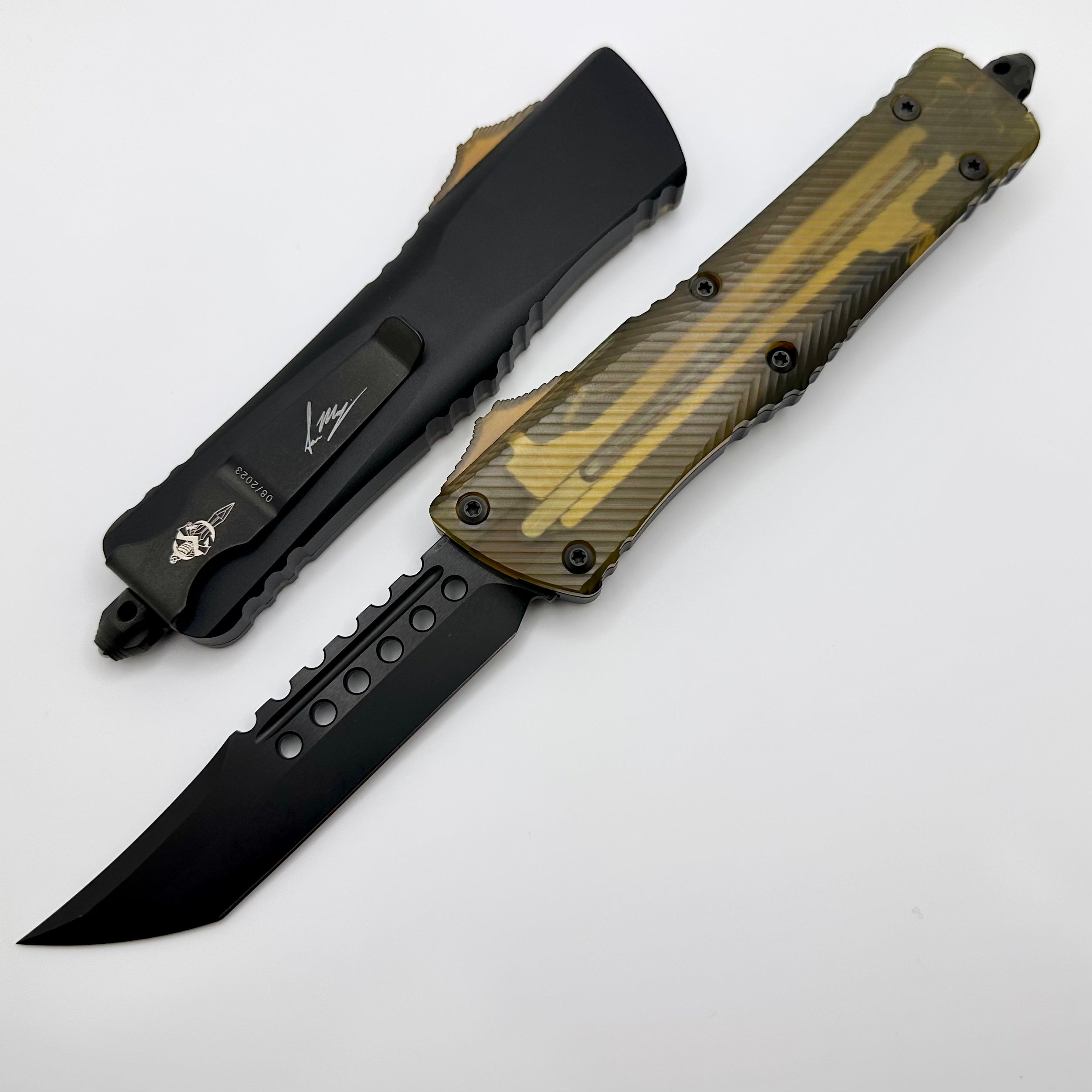 Microtech Combat Troodon DLC Hellhound w/ Fluted Ultem Top/Button 219-1DLCTULS