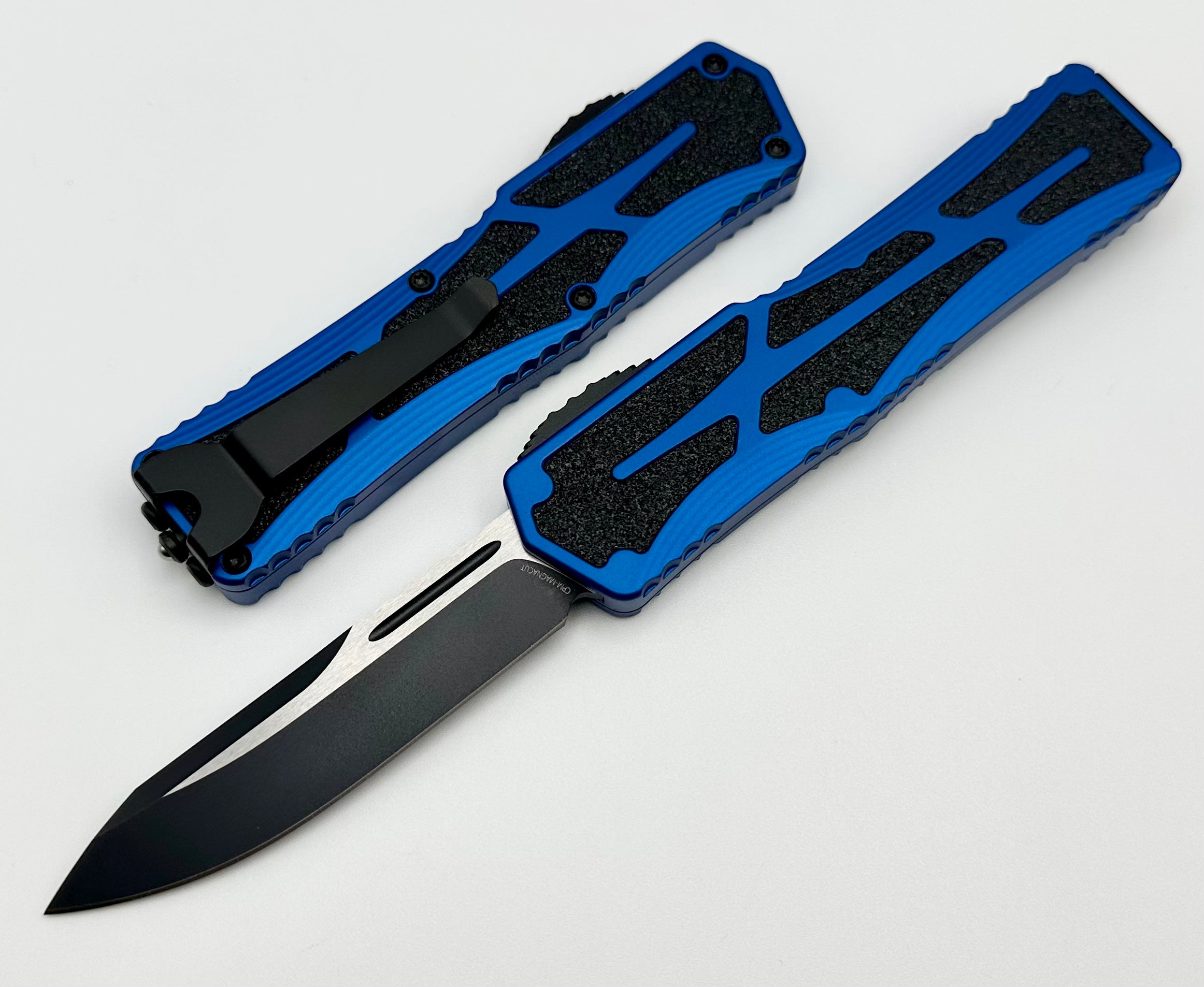 Heretic Knives Colossus Single Edge Two Tone Black Magnacut & Blue Handle H039-10A-BLU