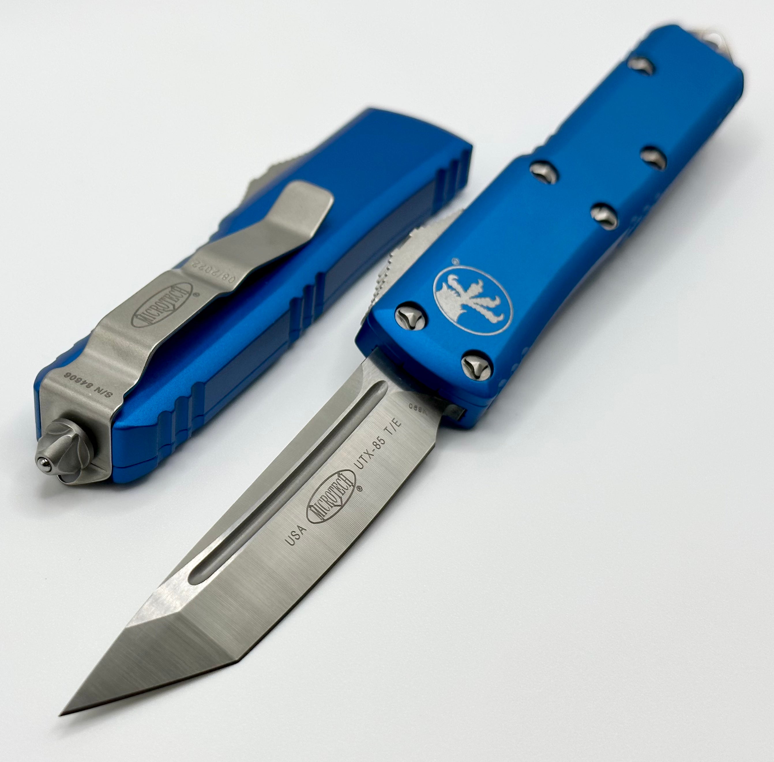 Microtech UTX-85 Tanto Satin Standard & Blue 233-4BL