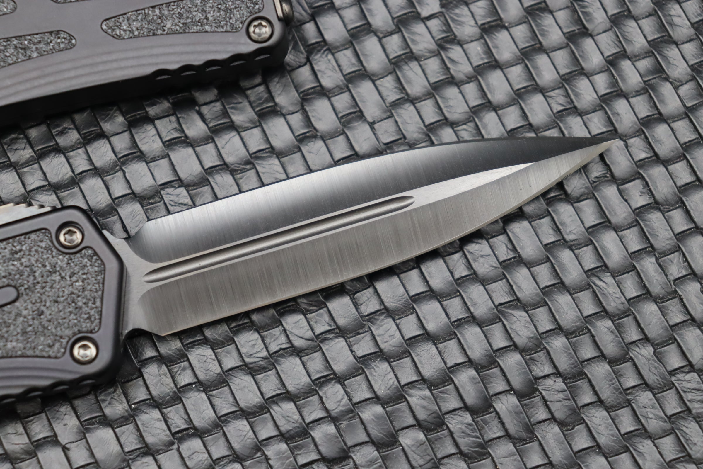 Heretic Knives Colossus DLC Double Edge & Black Handle w/ Fat Carbon Button