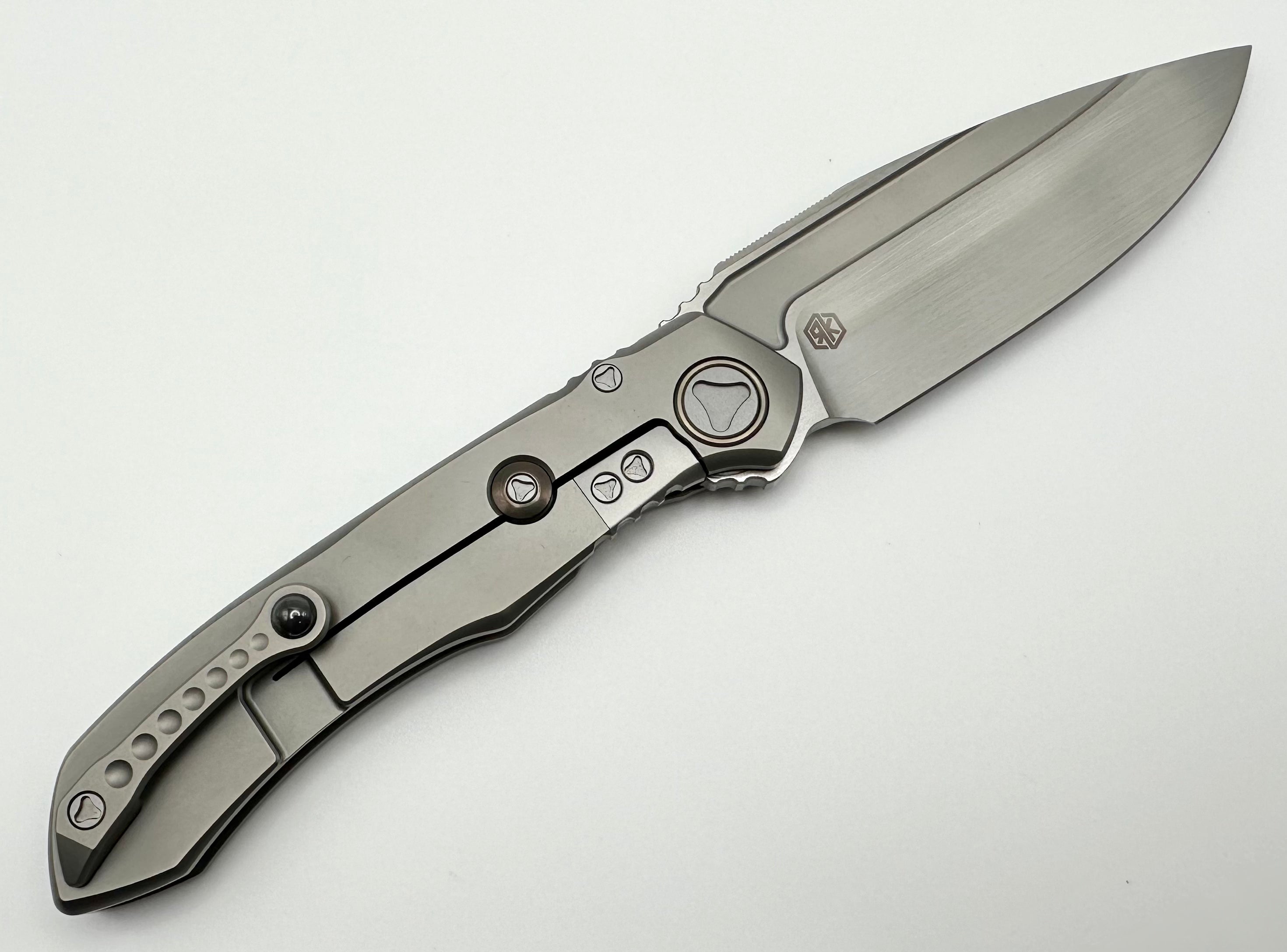 Microtech ANAX Titanium Hand Rubbed Satin Standard w/ Bronze Titanium Pivot Collar & Carbon Fiber Inlay 190C-4CFITI