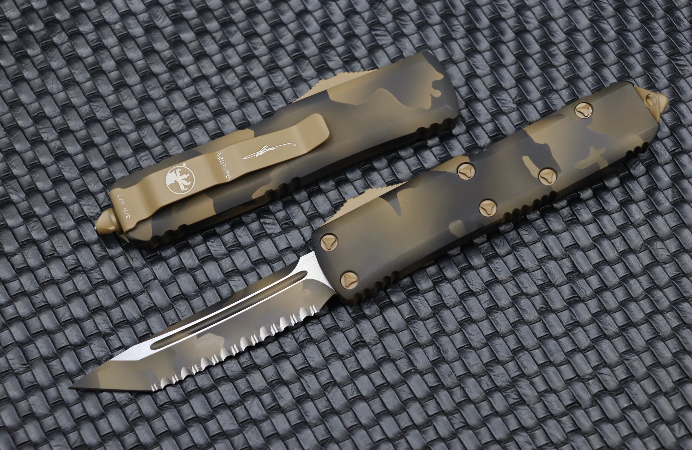 Microtech UTX-85 Tanto T/E Fully Serrated Coyote Camo 233-3CCS