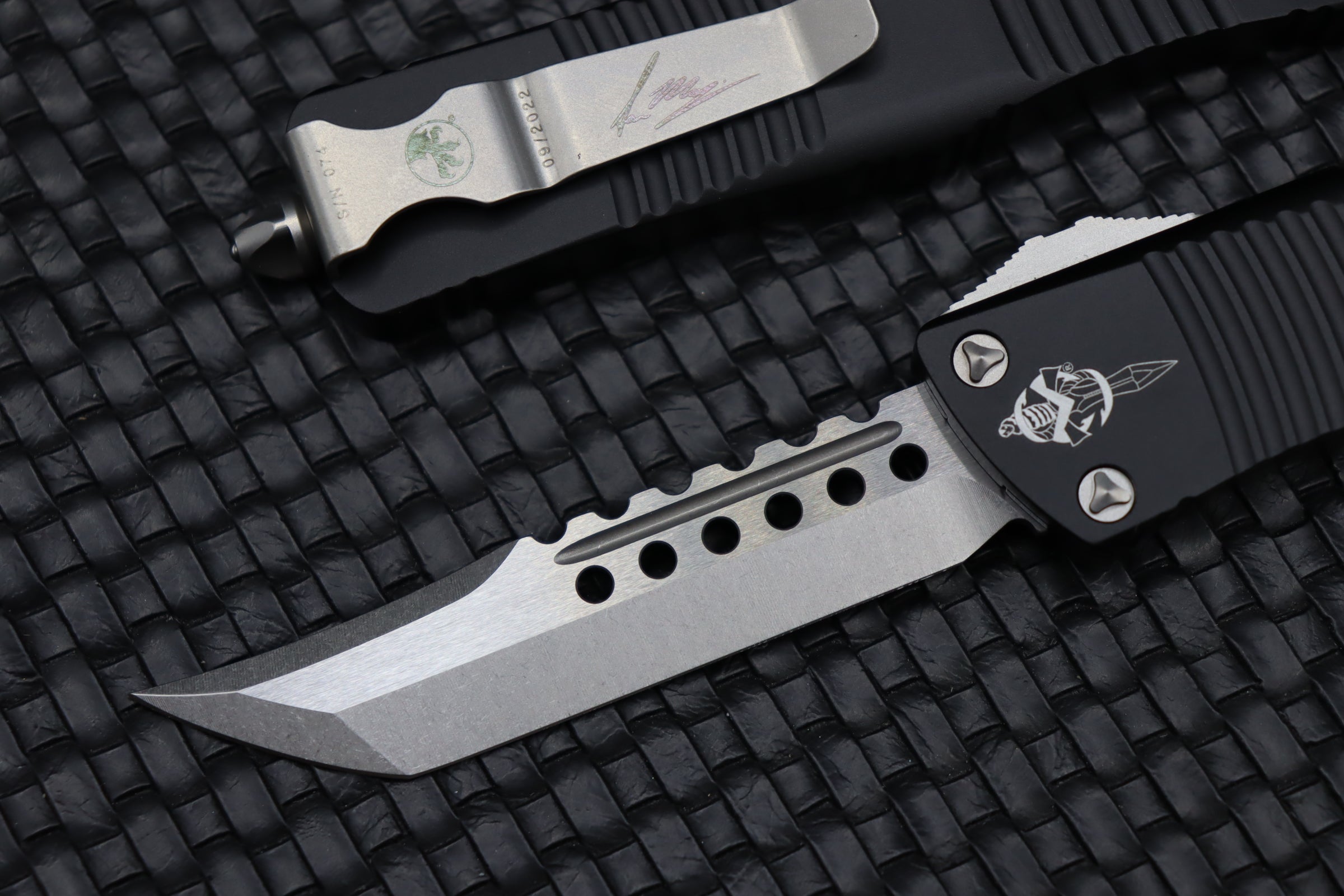 Microtech Troodon Hellhound Stonewash Standard & Black 619-10S