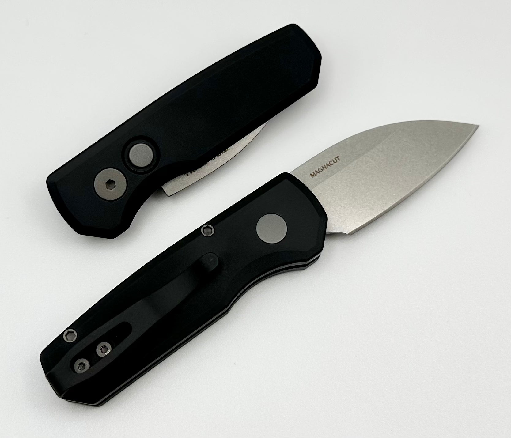 Pro-Tech Runt 5 w/ Black Handle & Stonewash MagnaCut R5301