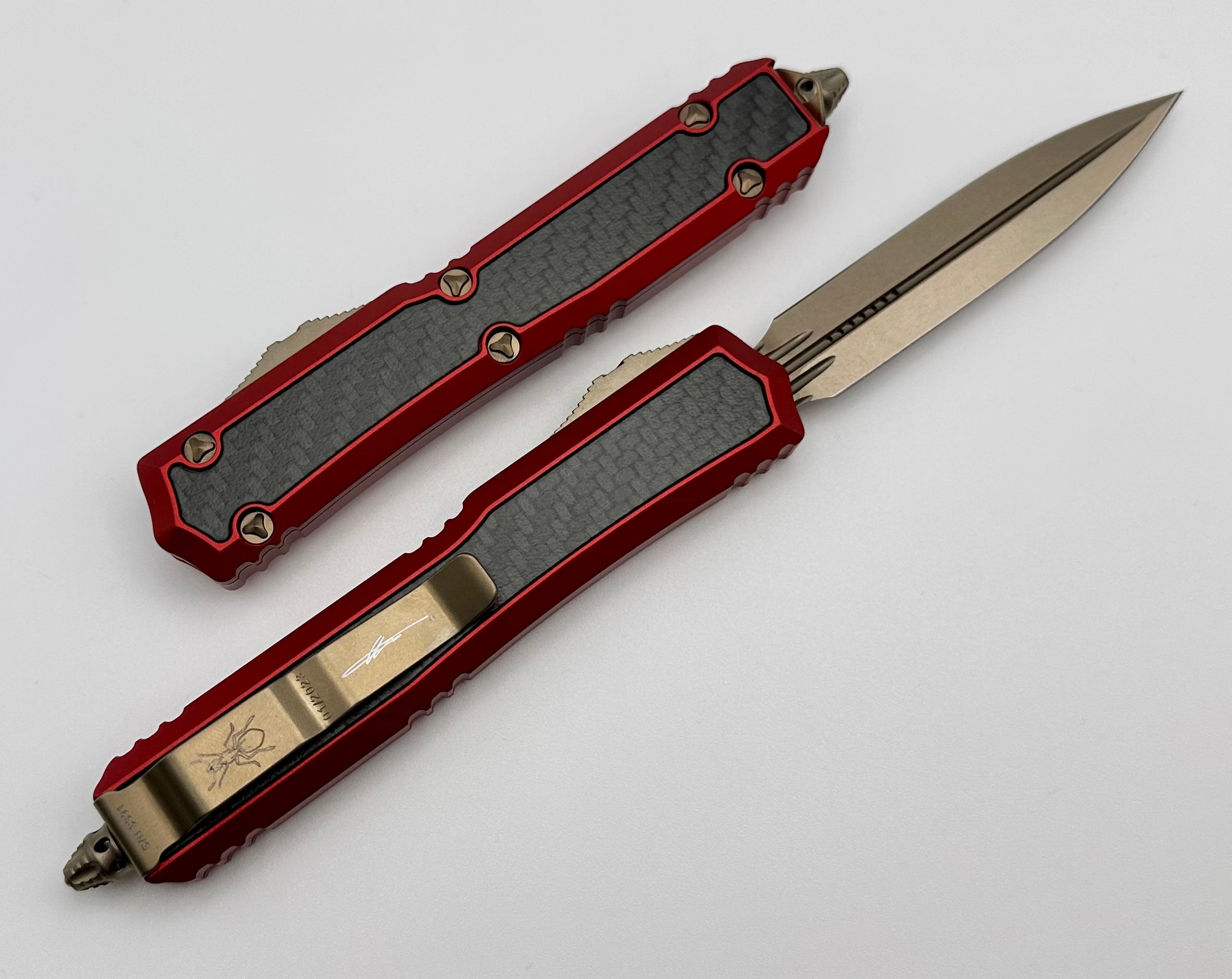 Microtech Makora Bronze Double Edge w/ Carbon Fiber Inlays & Red 206-13RDCFIS