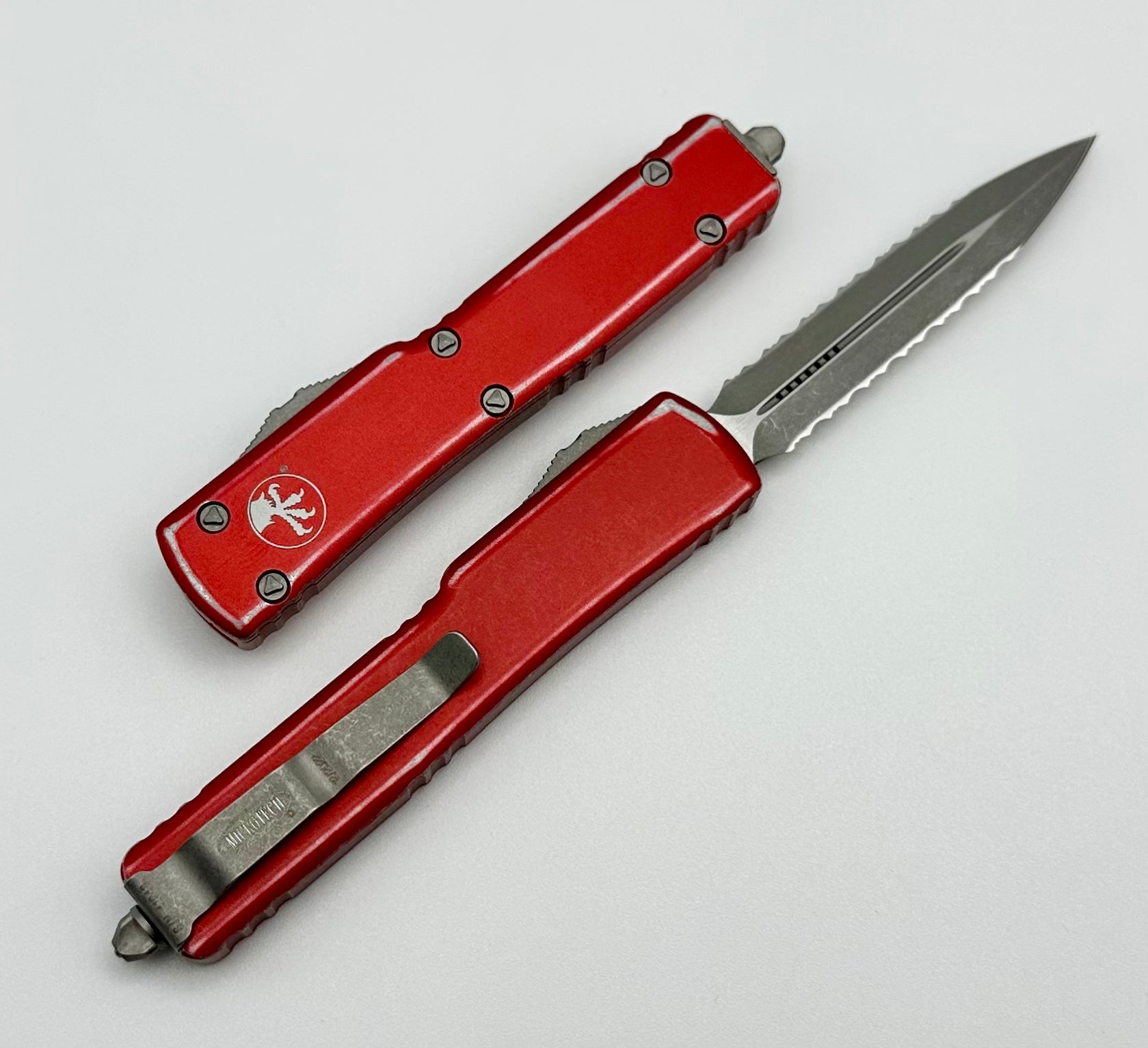 Microtech UTX-70 Double Edge Double Fully Serrated Apocalyptic & Distressed Red 147-D12DRD