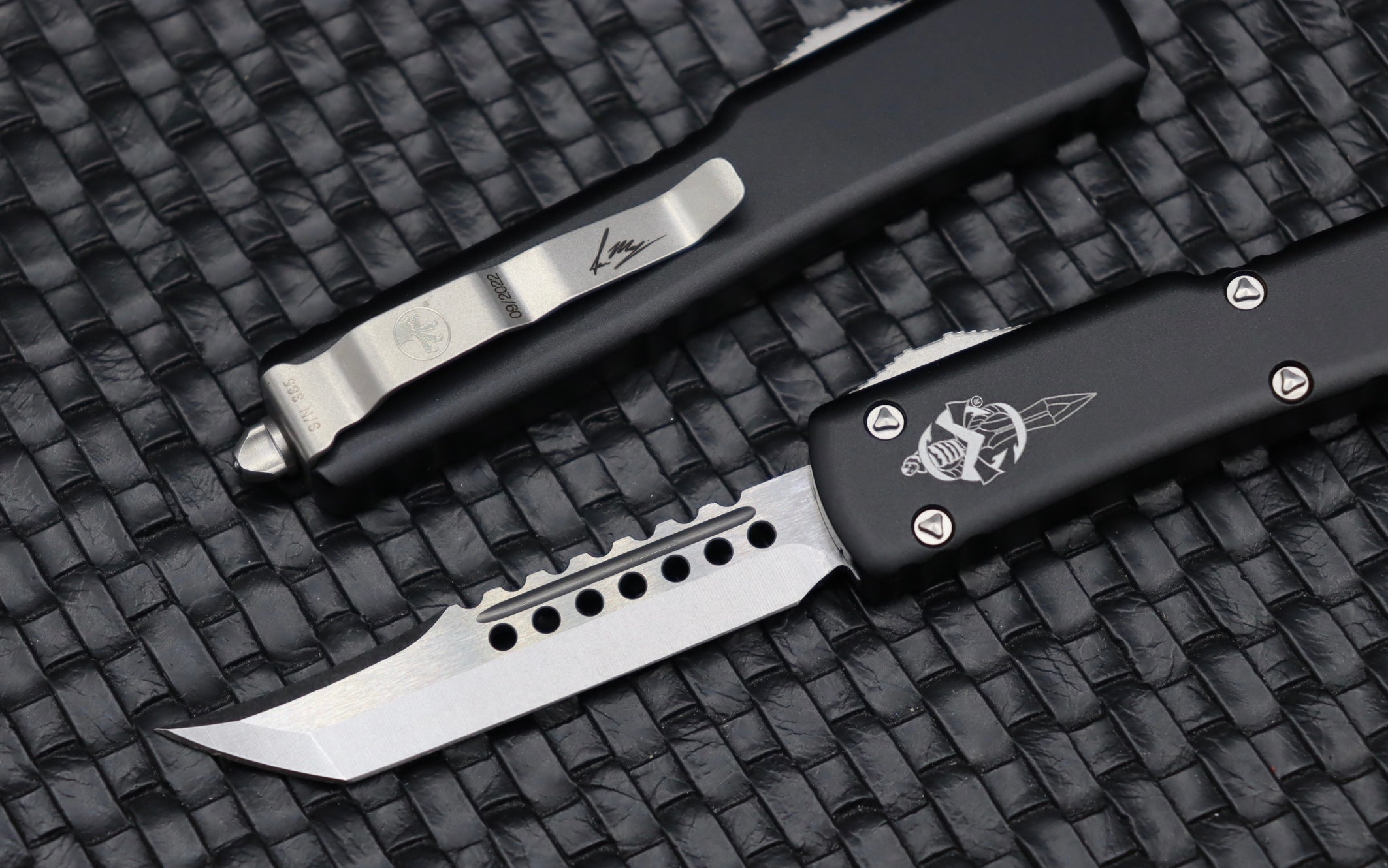 Microtech UTX-70 Hellhound Stonewash Standard & Black 419-10S