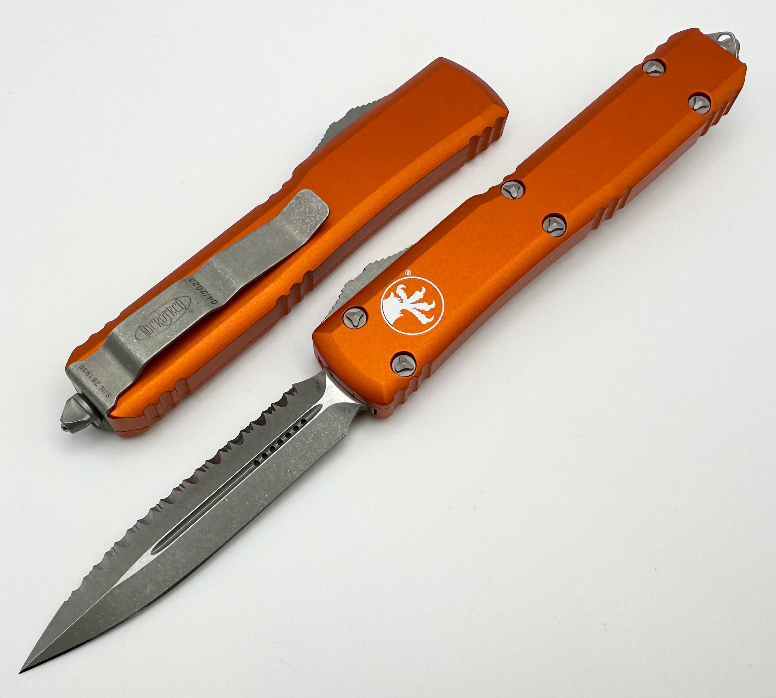 Microtech Ultratech D/E Apocalyptic Full Serrated & Orange 122-12APOR