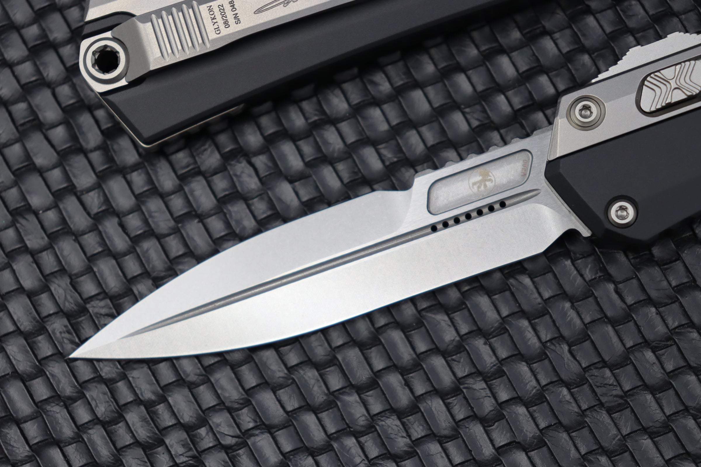 Microtech Glykon Stonewash Standard Bayonet w/ Bead Blast Overlay Signature Series 184-10S