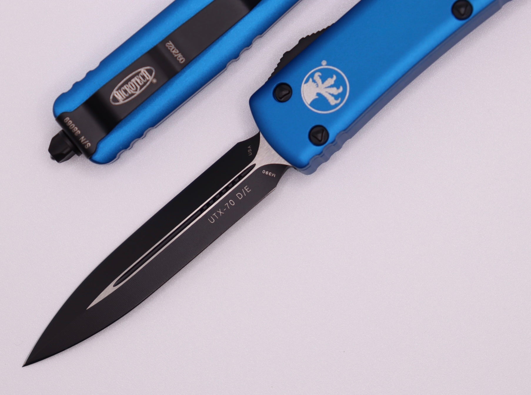 Microtech UTX-70 Double Edge Black Standard & Blue 147-1BL