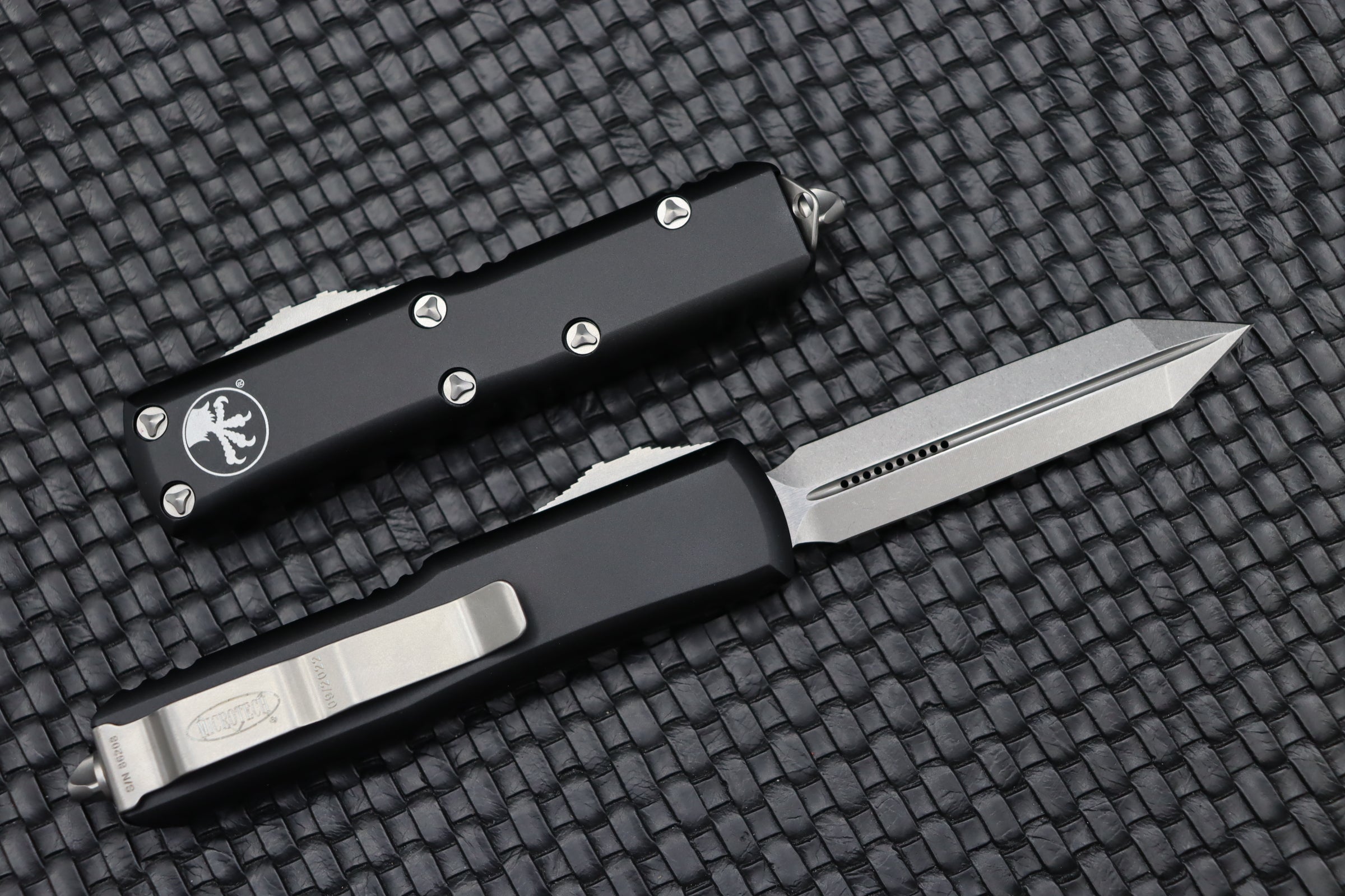 Microtech UTX-85 Spartan Stonewash Standard & Black 230-10