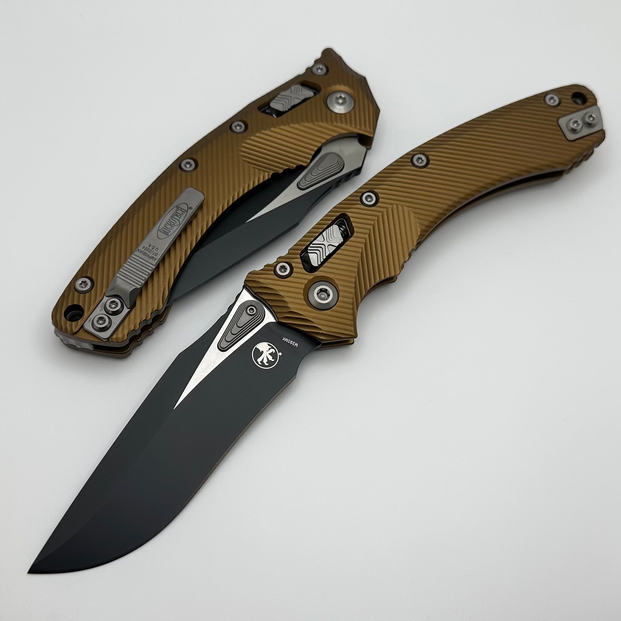 Microtech Amphibian RAM LOK Tan Fluted Aluminum & Black M390MK 137RL-1FLTA