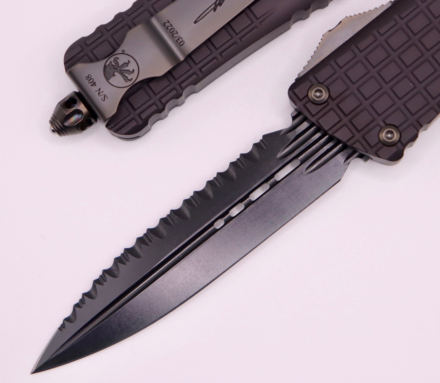 Microtech Combat Troodon Delta Frag Shadow Fluted DLC Double Edge Fully Serrated 142-3CT-DSH