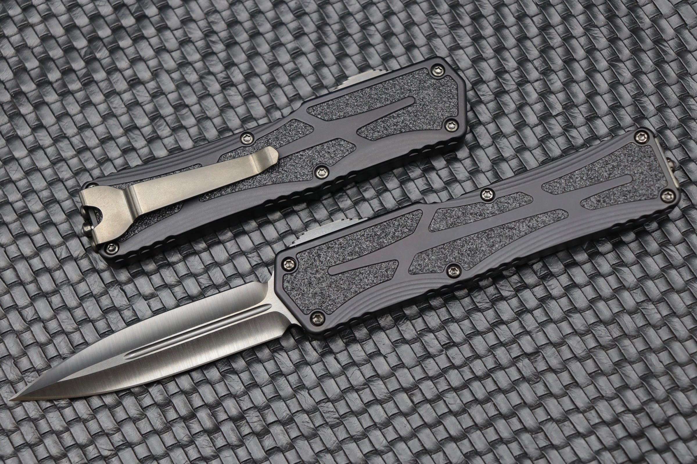 Heretic Knives Colossus DLC Double Edge & Black Handle w/ Fat Carbon Button