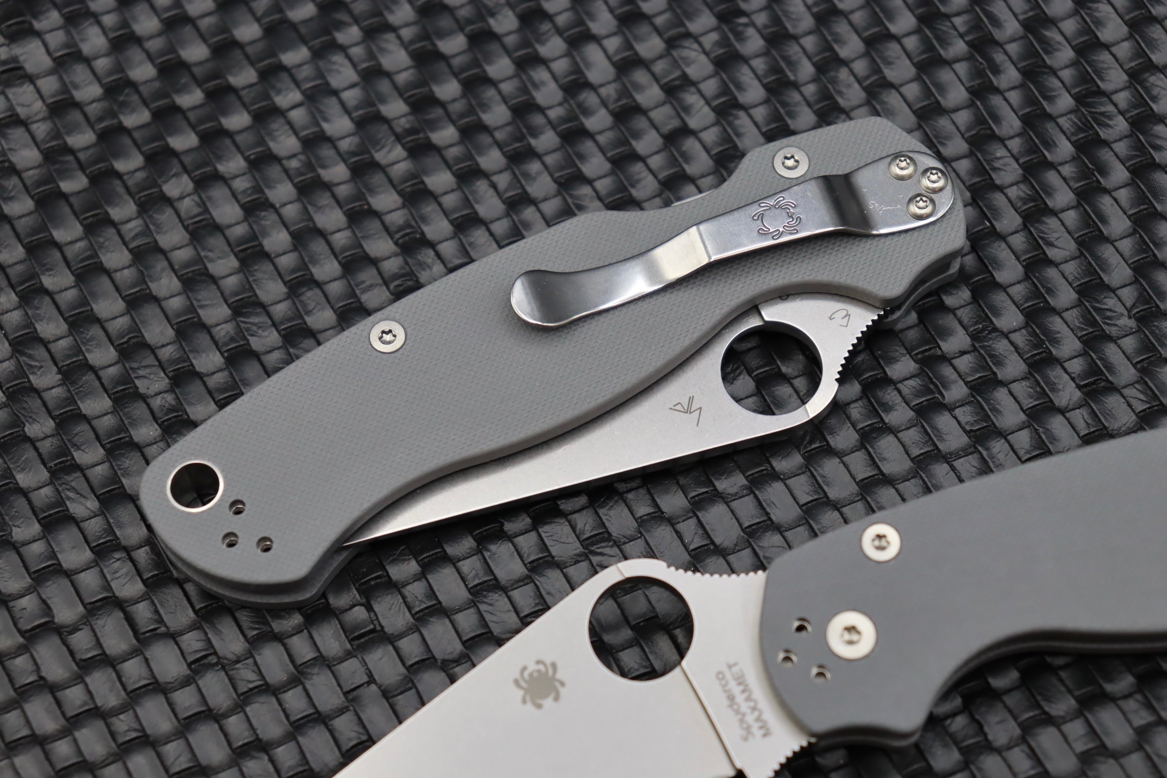 Spyderco Para-Military PM2 Dark Grey Maxamet Steel C81GPDGY2