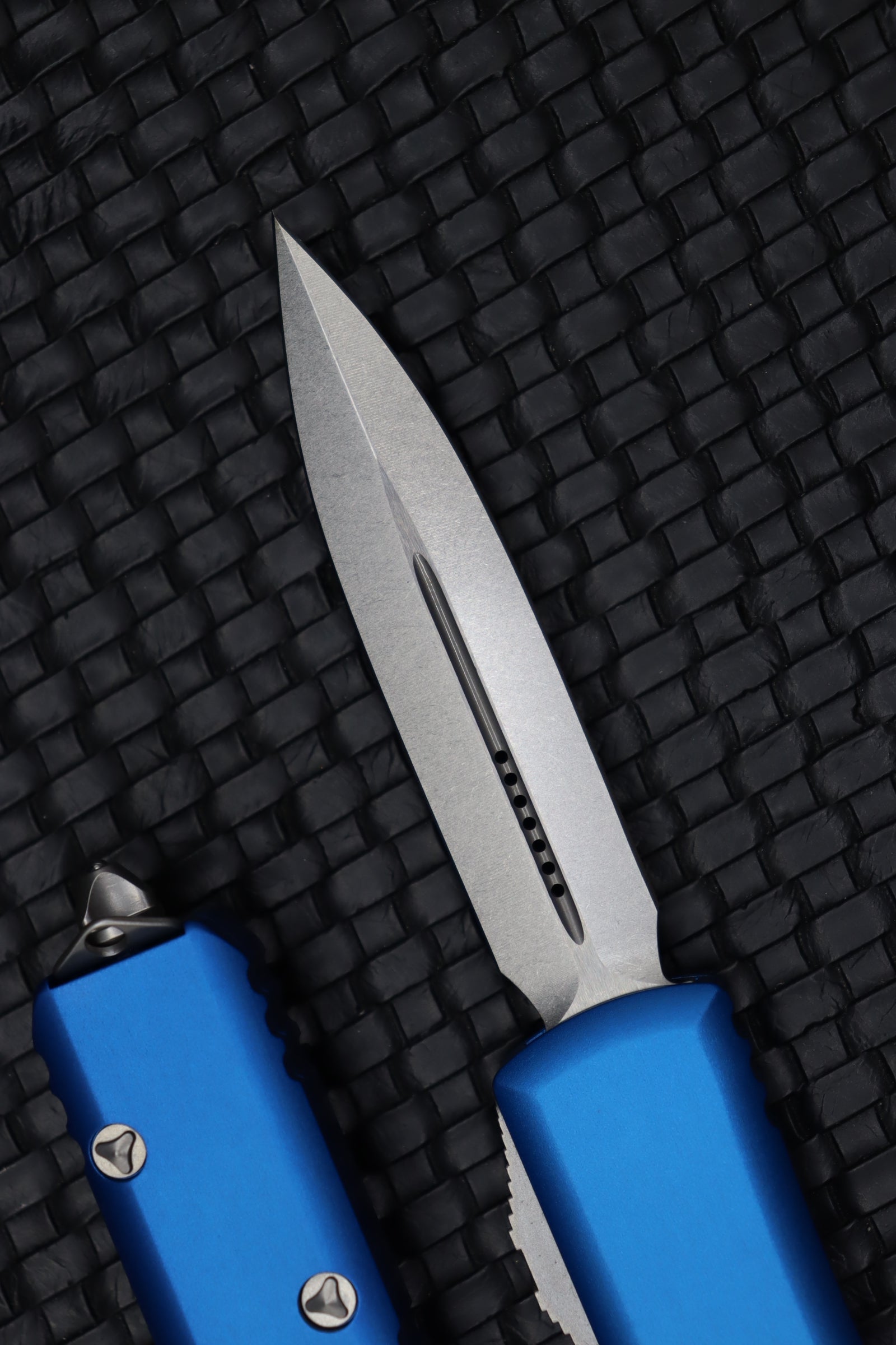 Microtech UTX-85 Double Edge Stonewash Standard & Blue 232-10BL