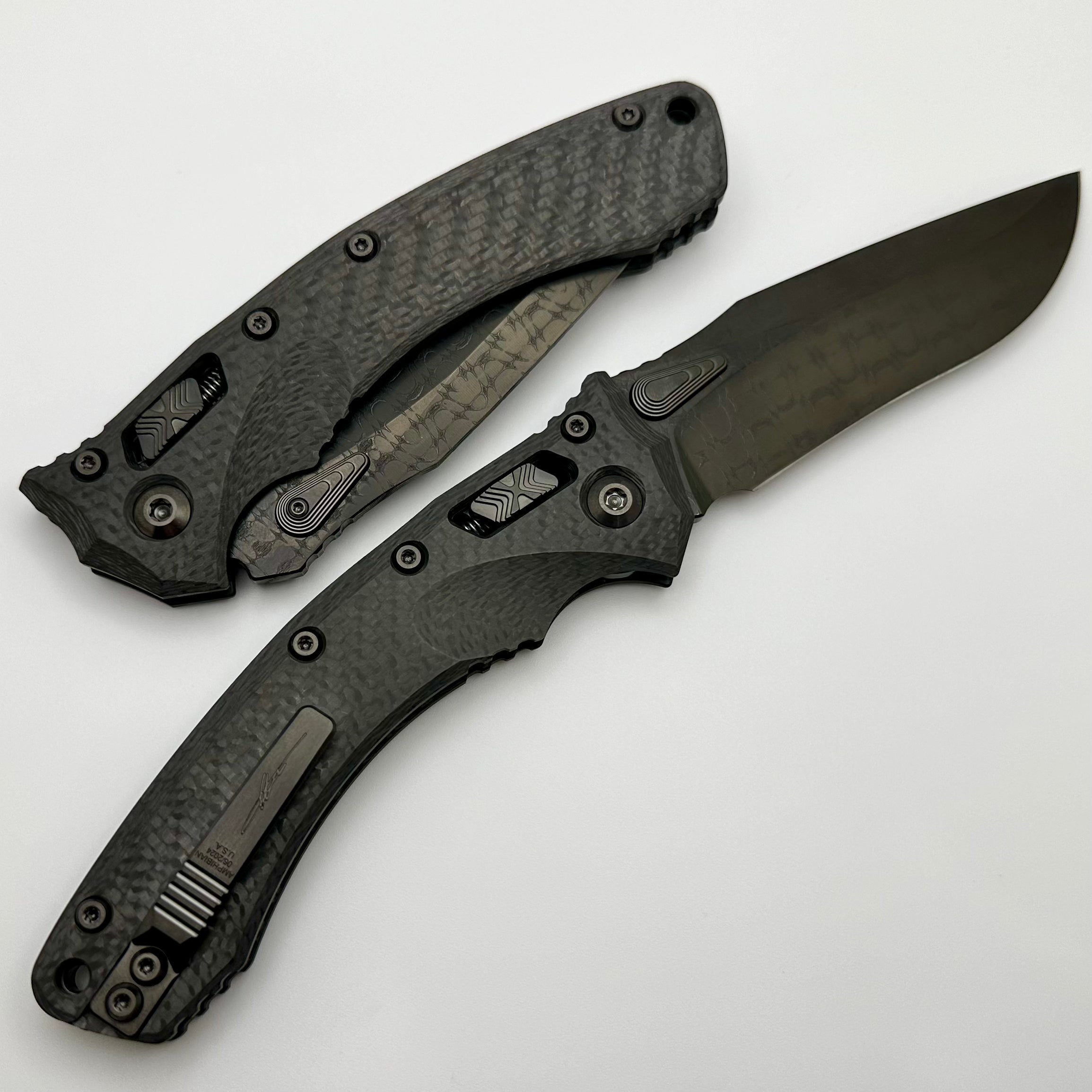 Microtech Knives Amphibian RAM-LOK Vegas Forge DLC Razor Wire Damascus & Carbon Fiber Handles w/ DLC Two Tone Hardware Signature Series 137RL-16MS4