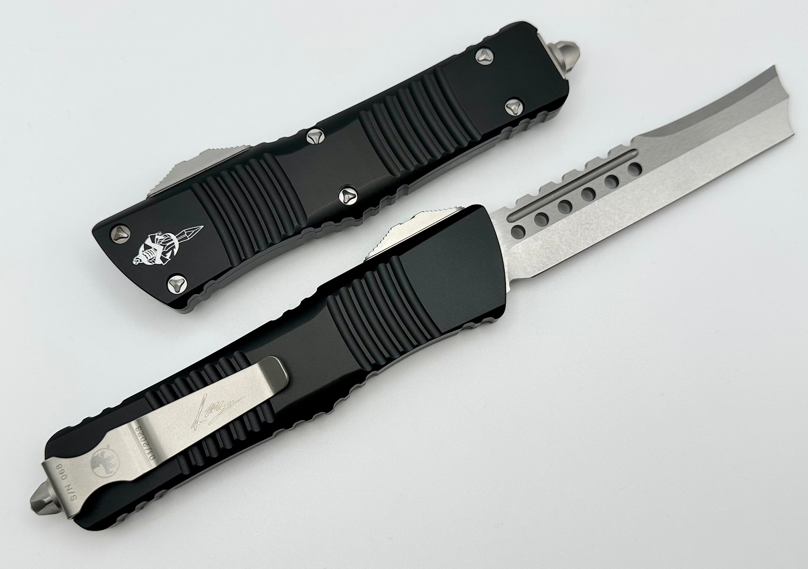 Microtech Combat Troodon Hellhound Straight Razor Stonewash Standard & Black Signature Series 219R-10S