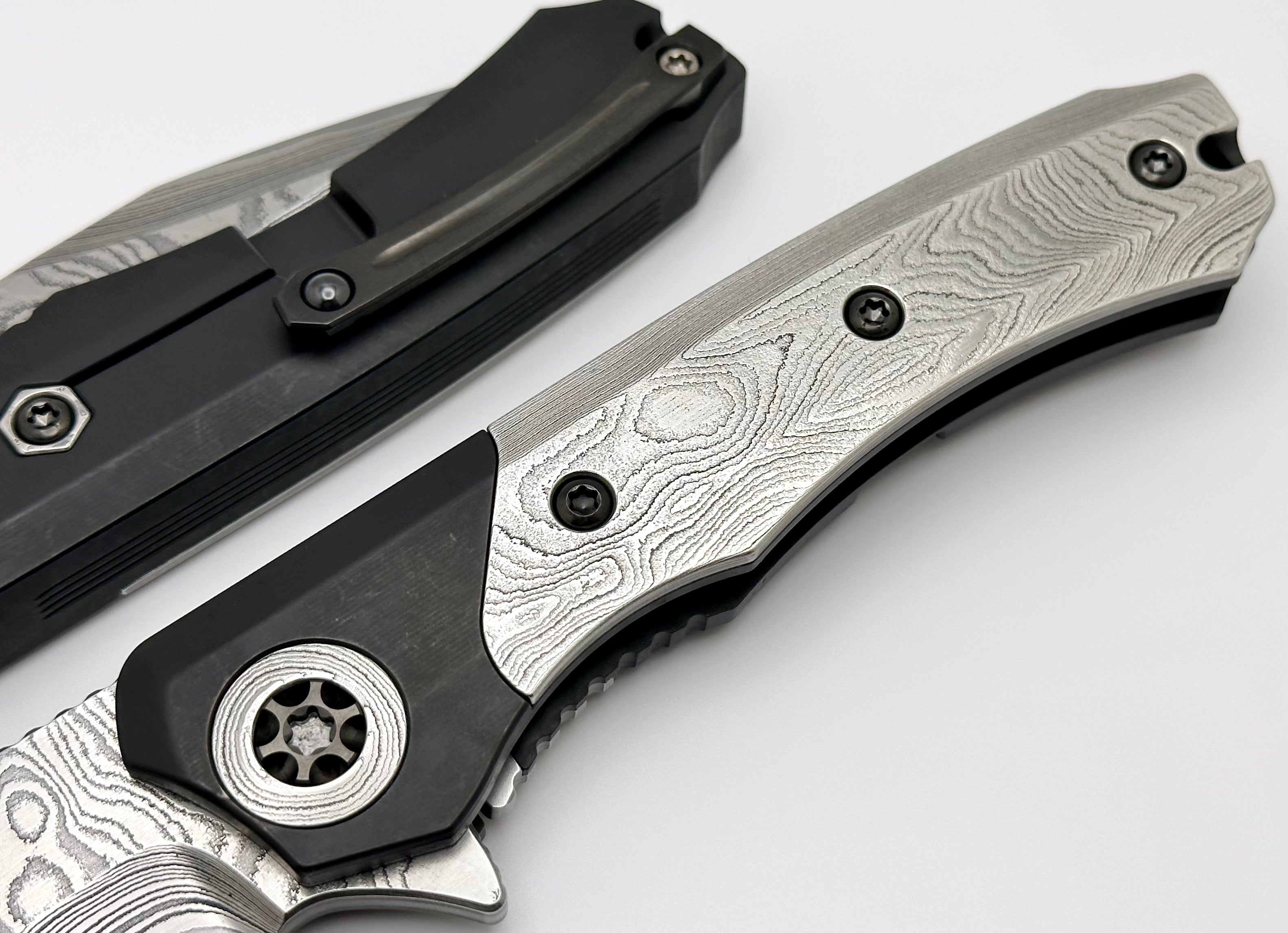 Heretic Knives Wraith V3 DLC Titanium w/ Vegas Forge Wood Grain San Mai Damascus Tanto Blade & Inlay