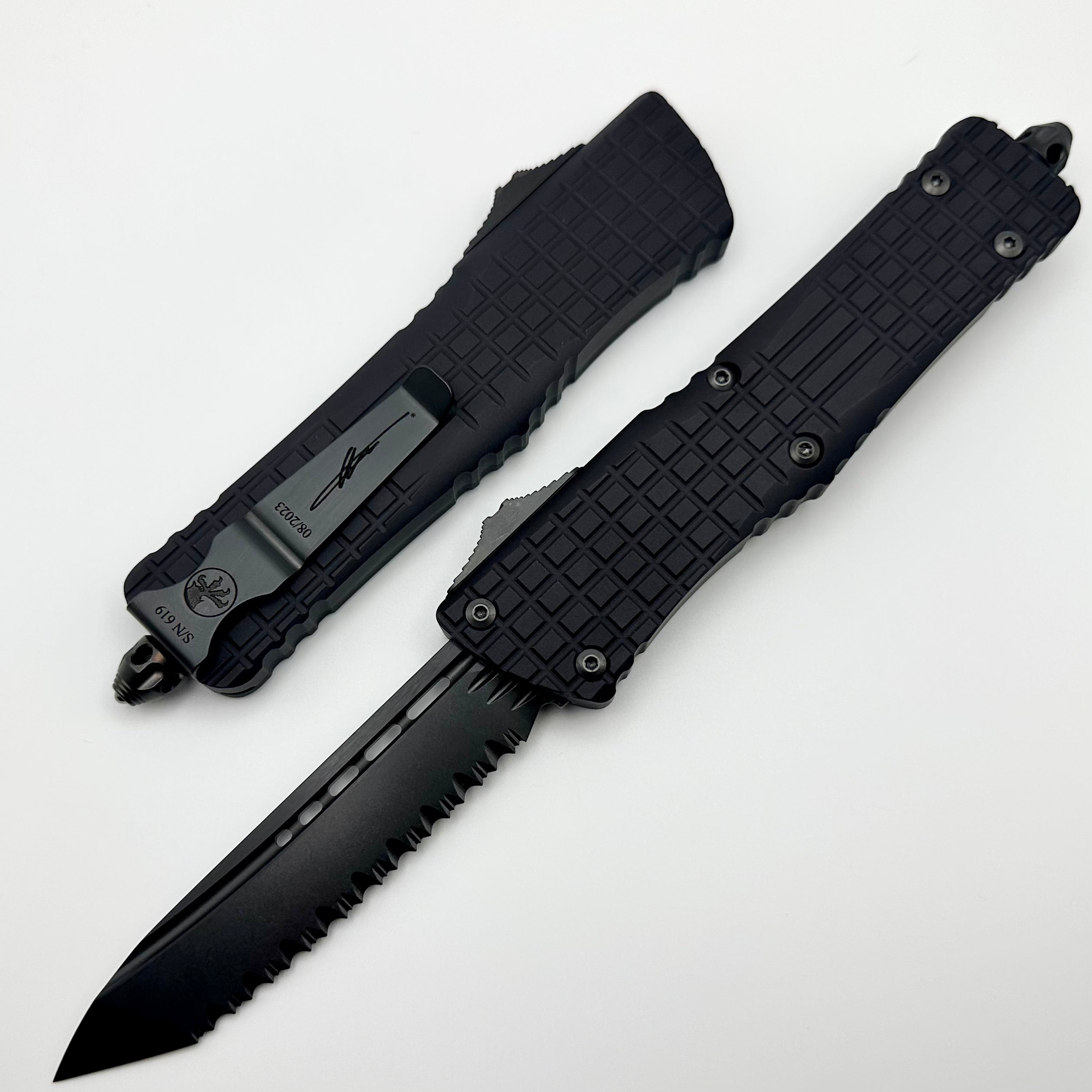 Microtech Combat Troodon Delta Frag Shadow w/ Fluted Tanto Full Serrated DLC 144-3CT-DSH